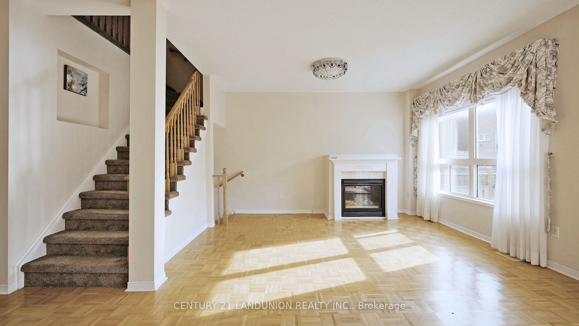 10 Fairlawn Ave