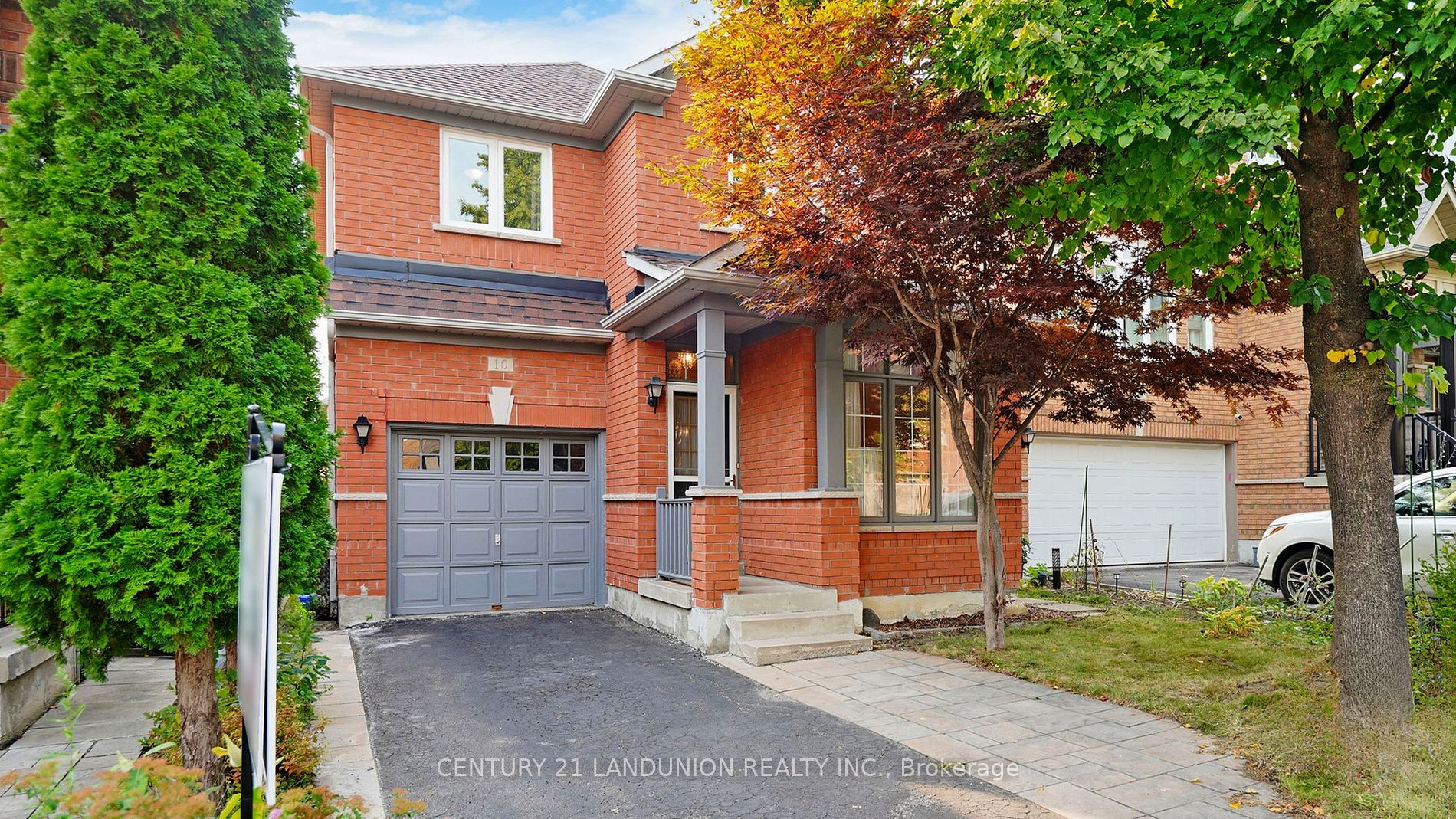 10 Fairlawn Ave