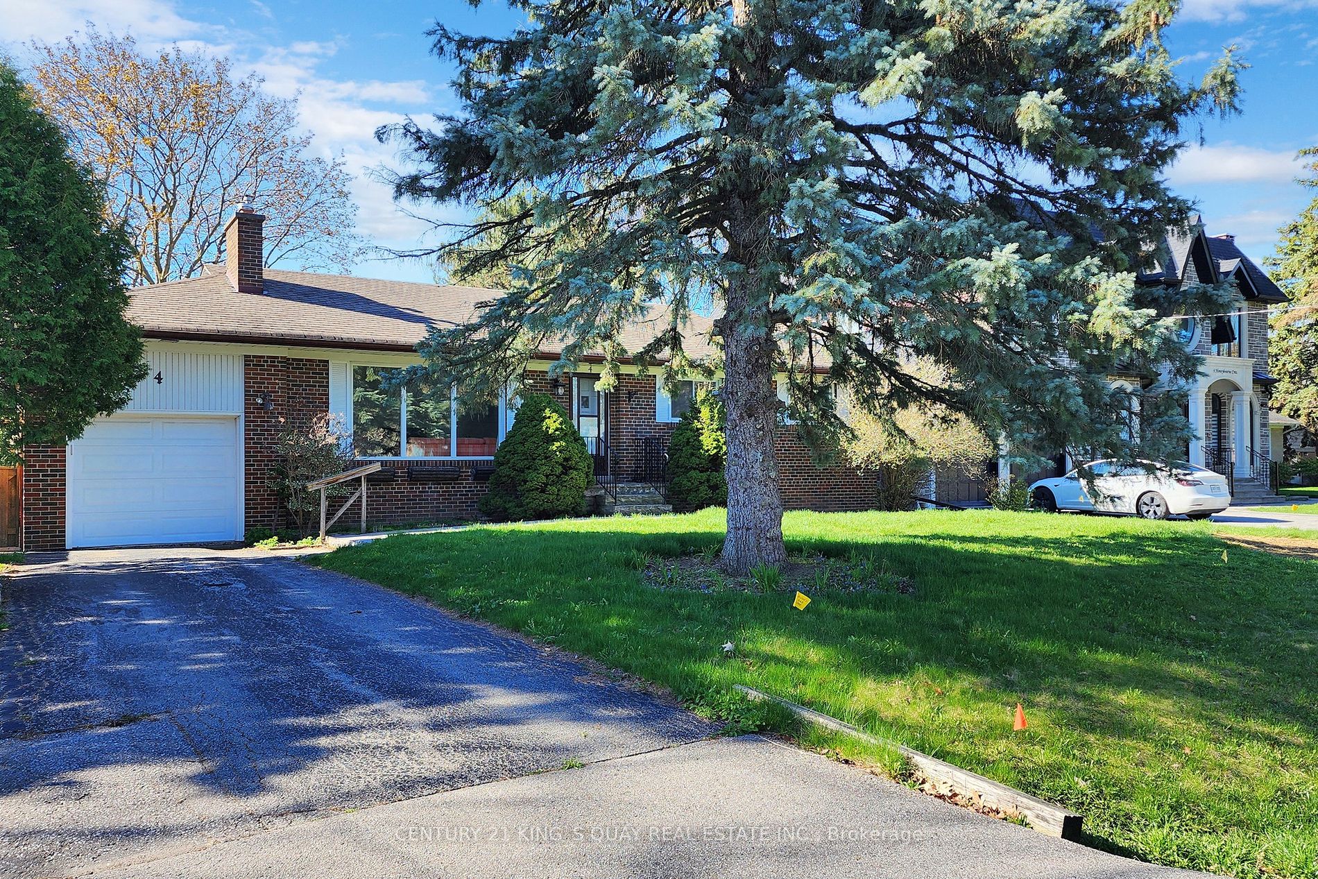 4 Honeybourne Cres