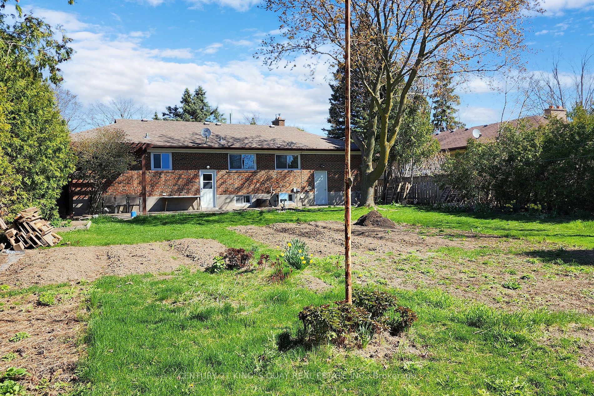 4 Honeybourne Cres