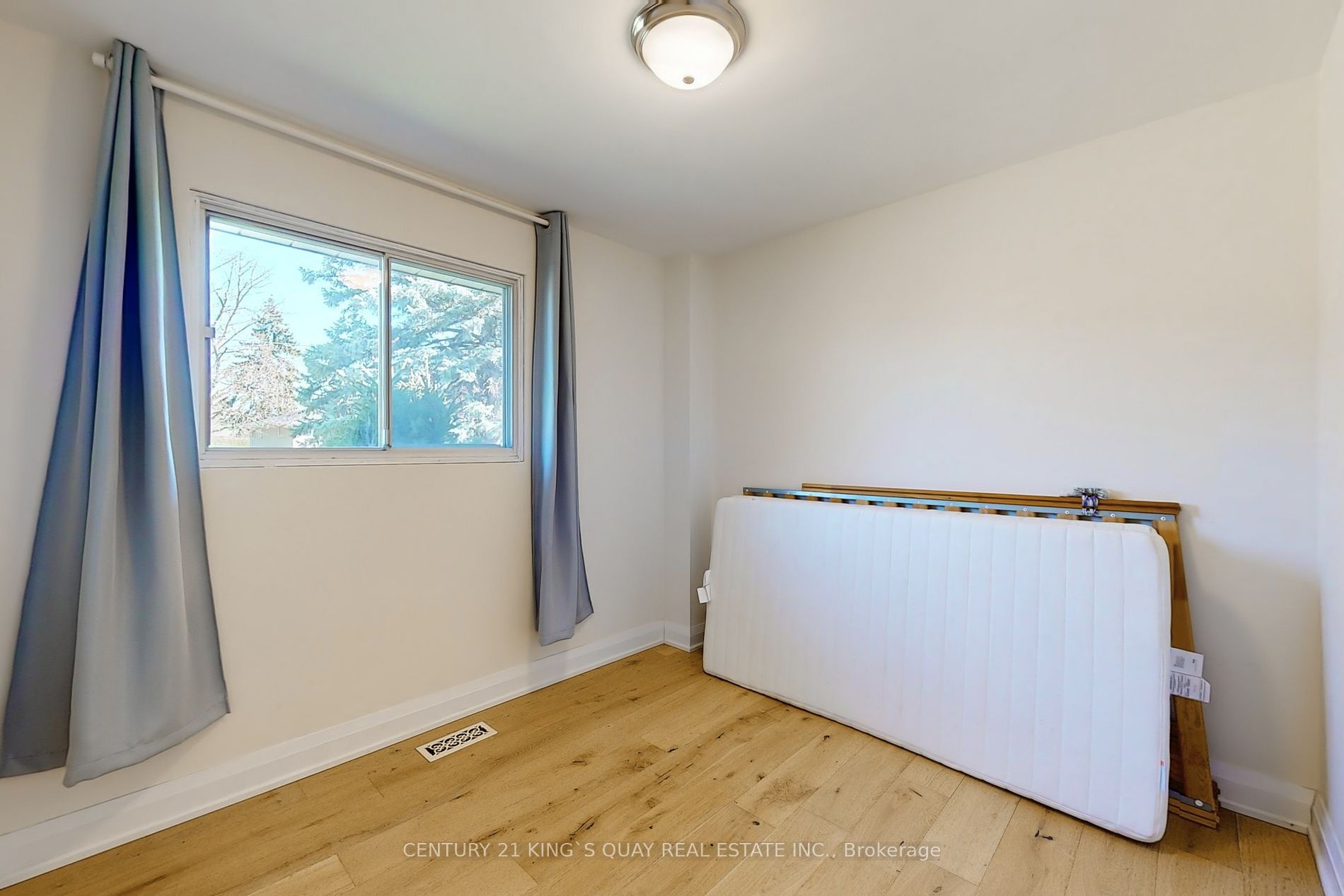 4 Honeybourne Cres