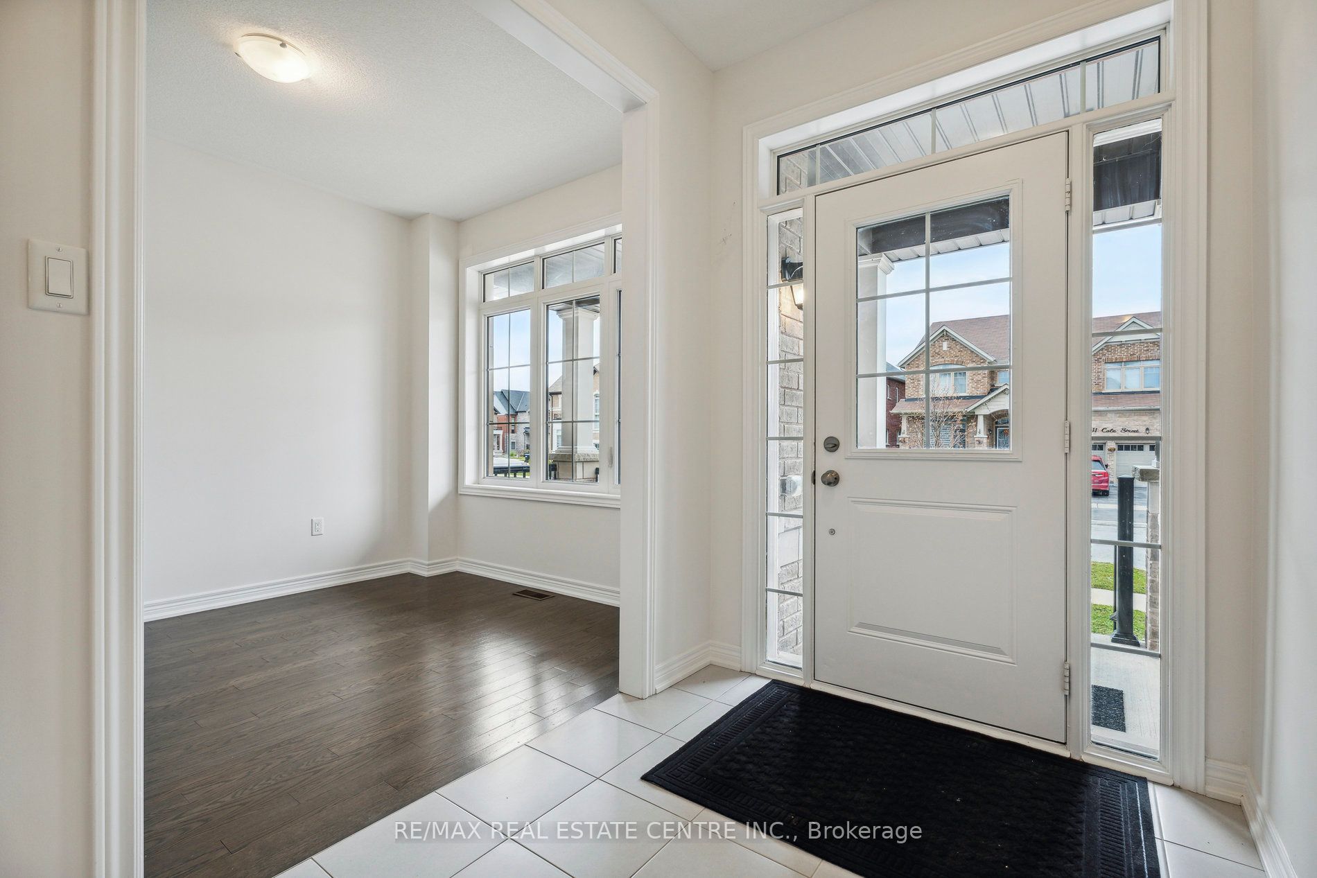 1042 Cole St