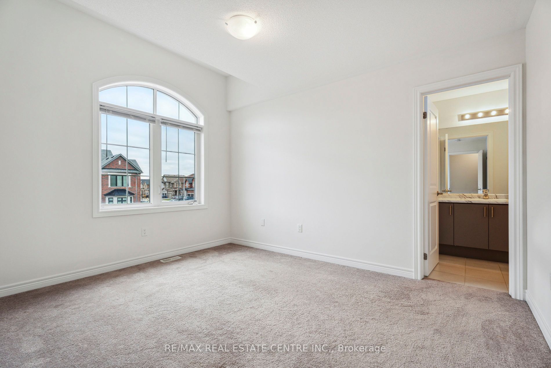1042 Cole St