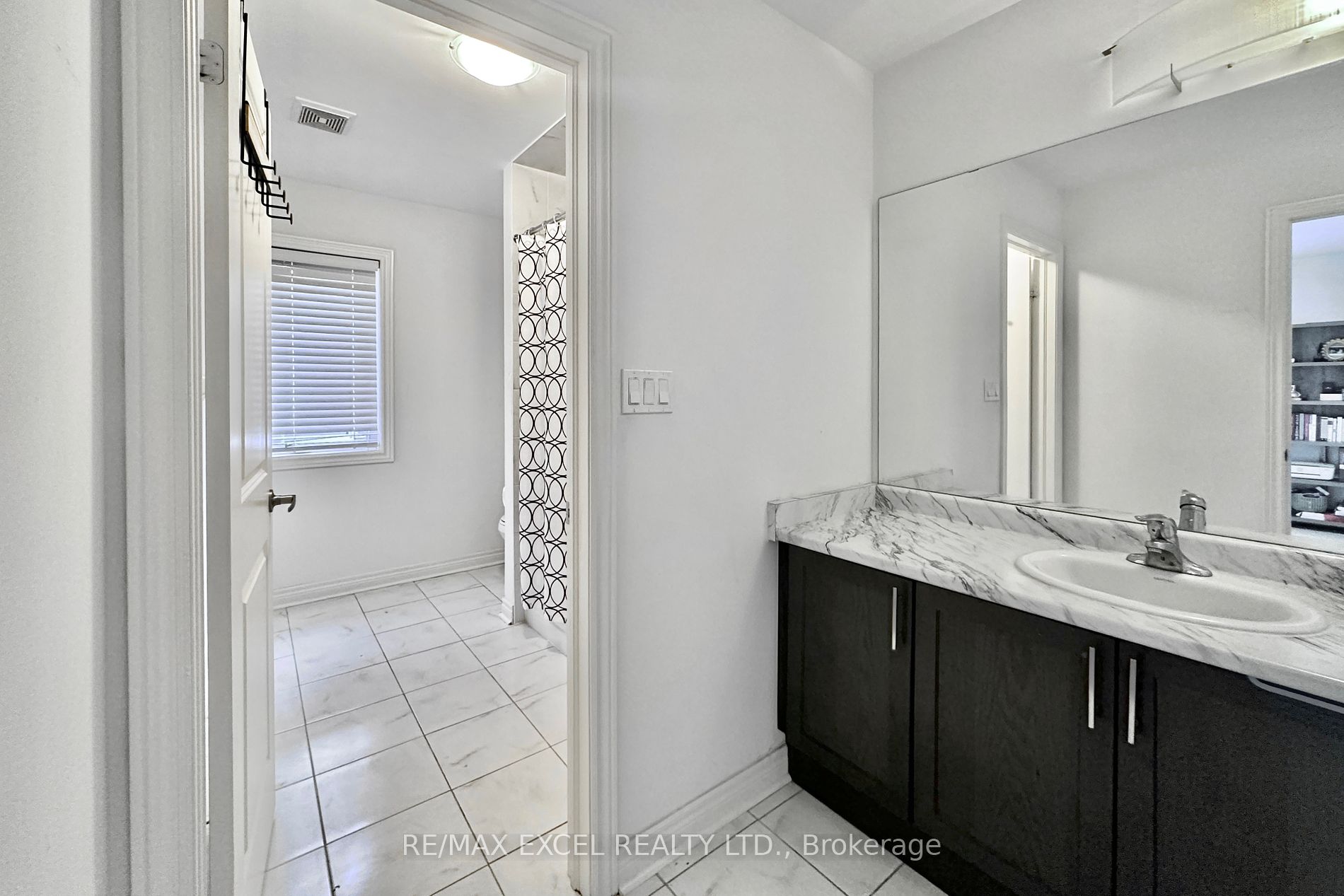 21 Tupling St