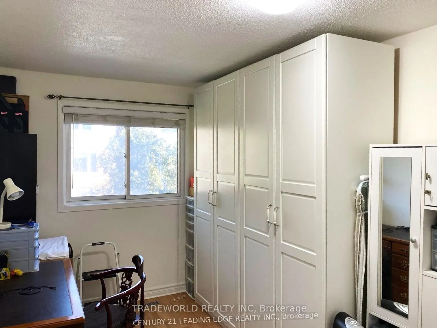 122 Tamarack Dr