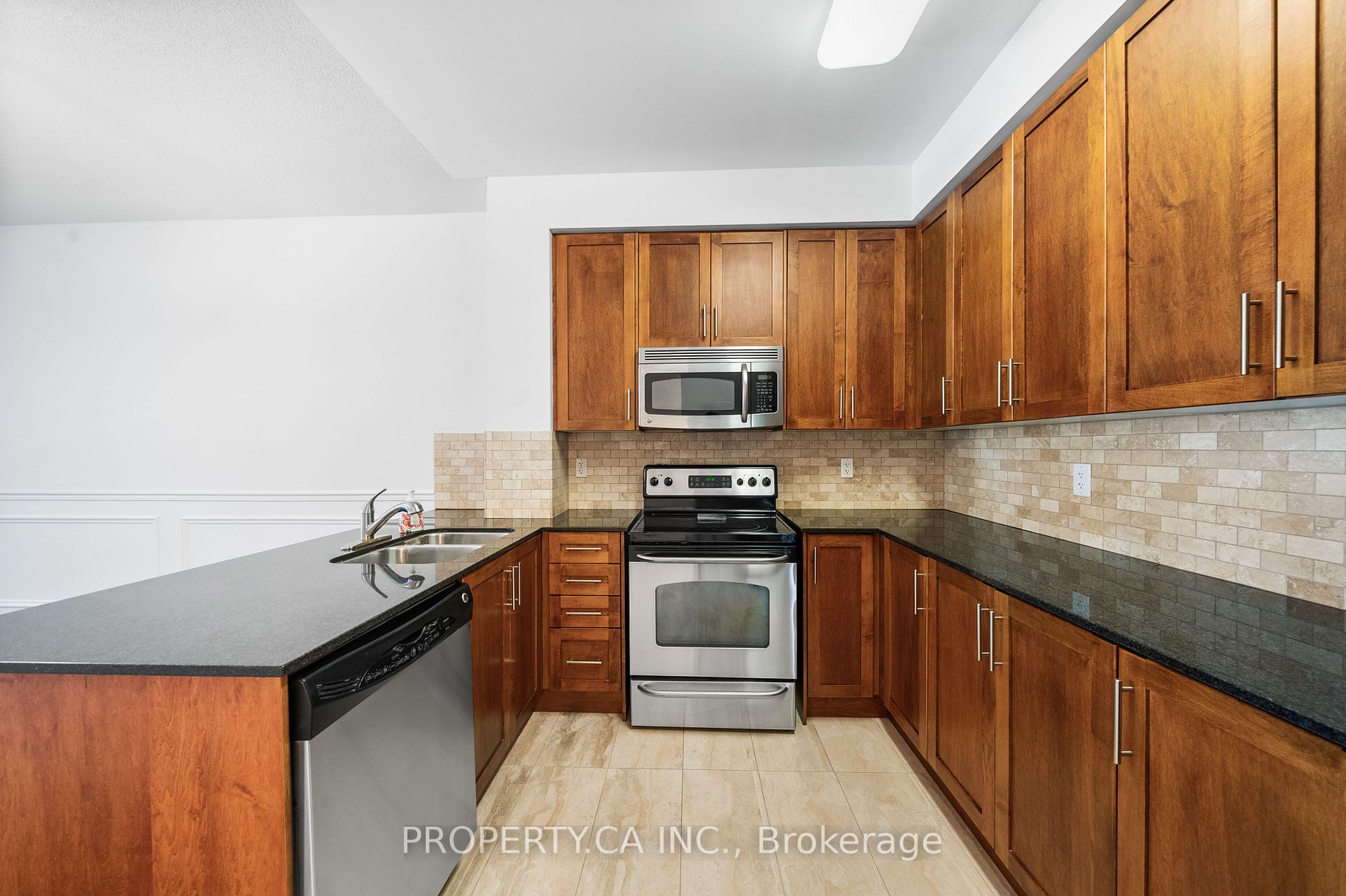 160 Woodbridge Ave, #401