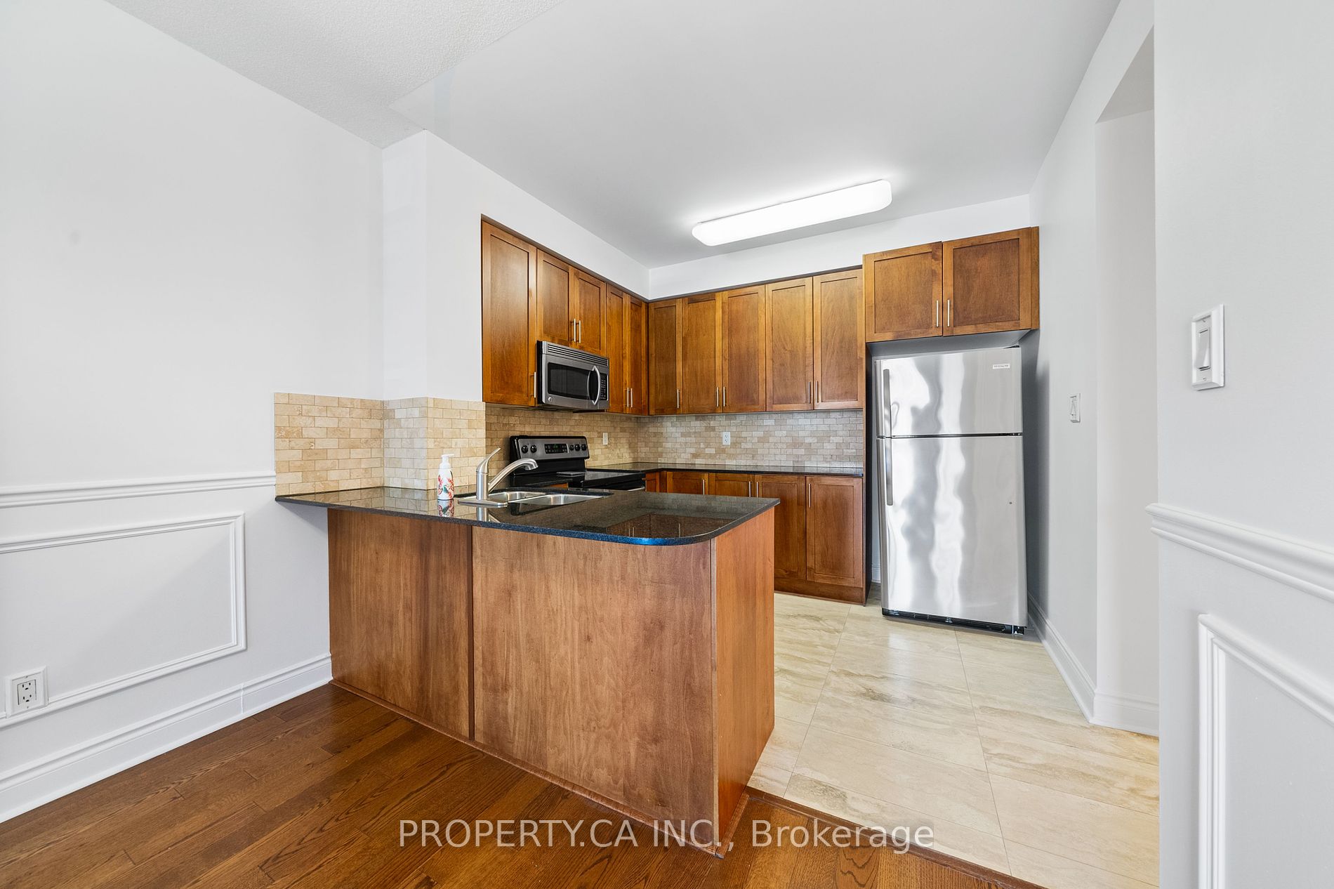 160 Woodbridge Ave, #401