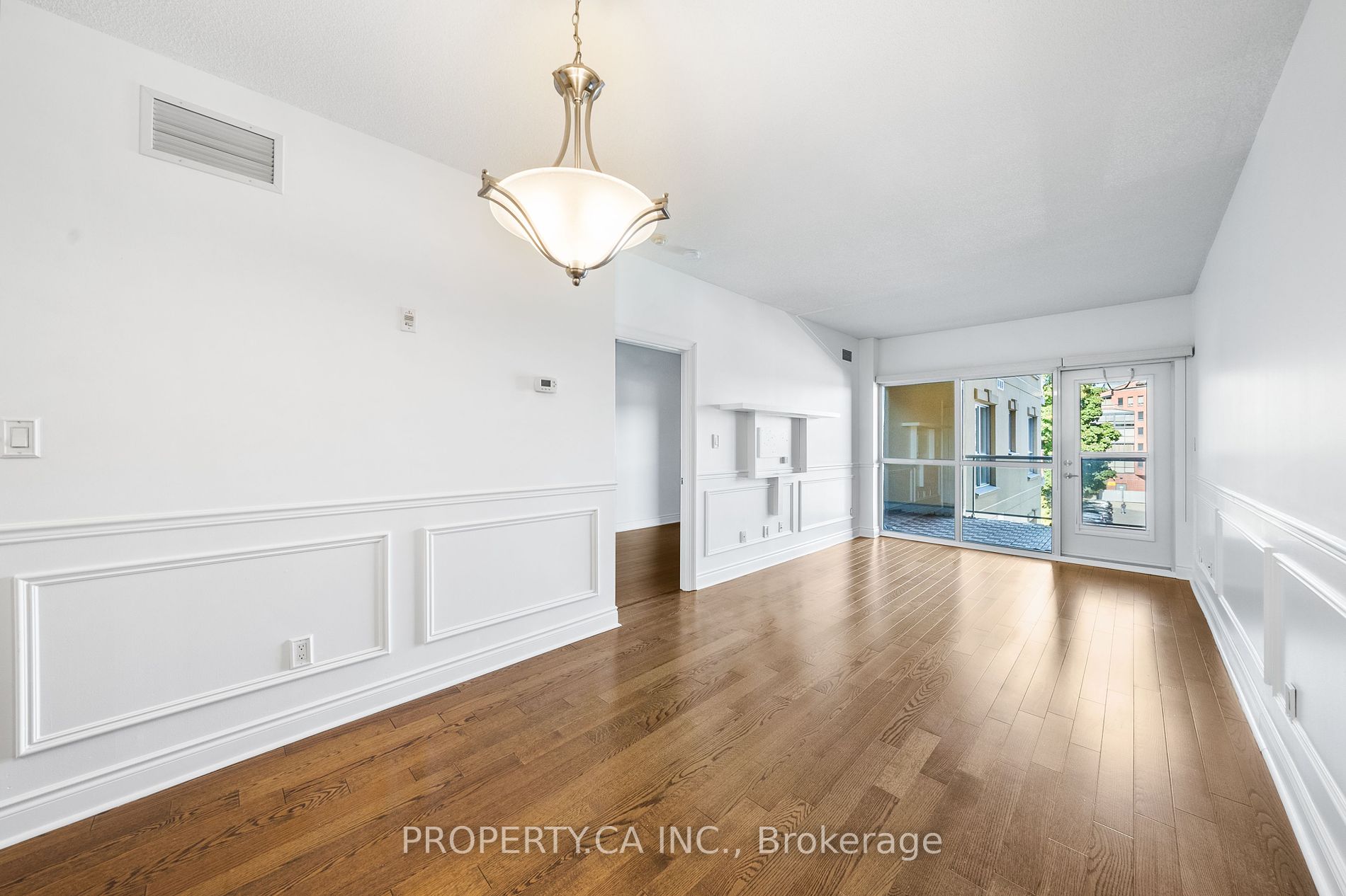 160 Woodbridge Ave, #401