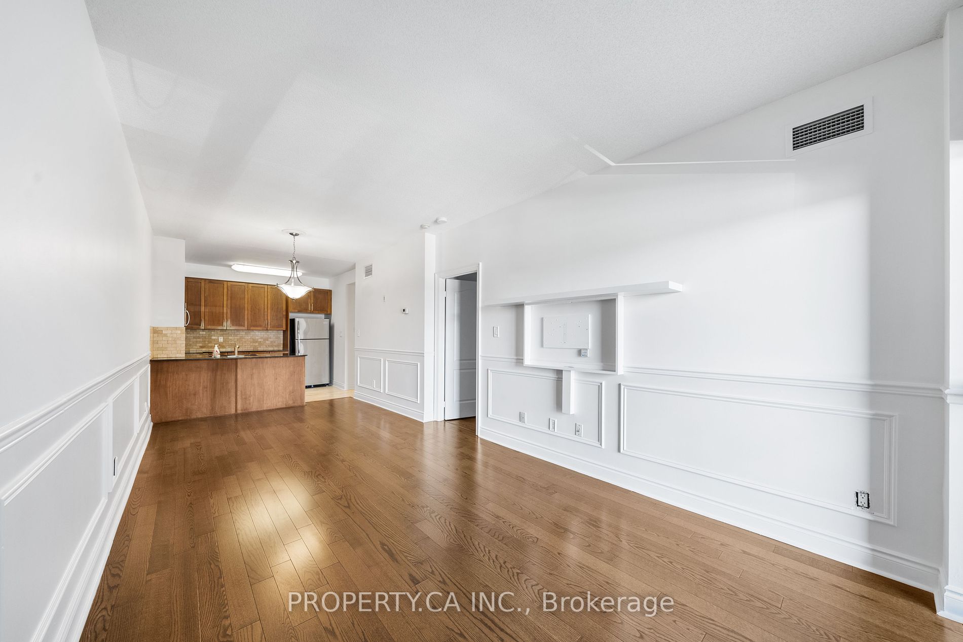 160 Woodbridge Ave, #401