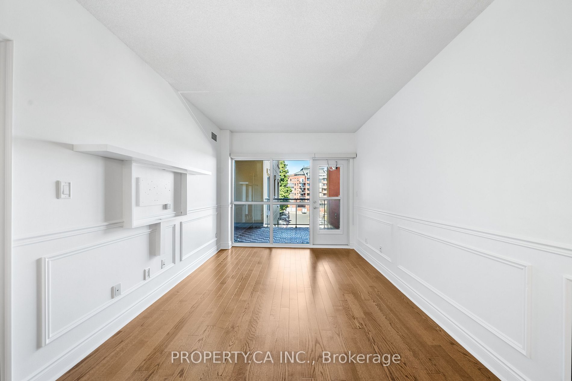 160 Woodbridge Ave, #401