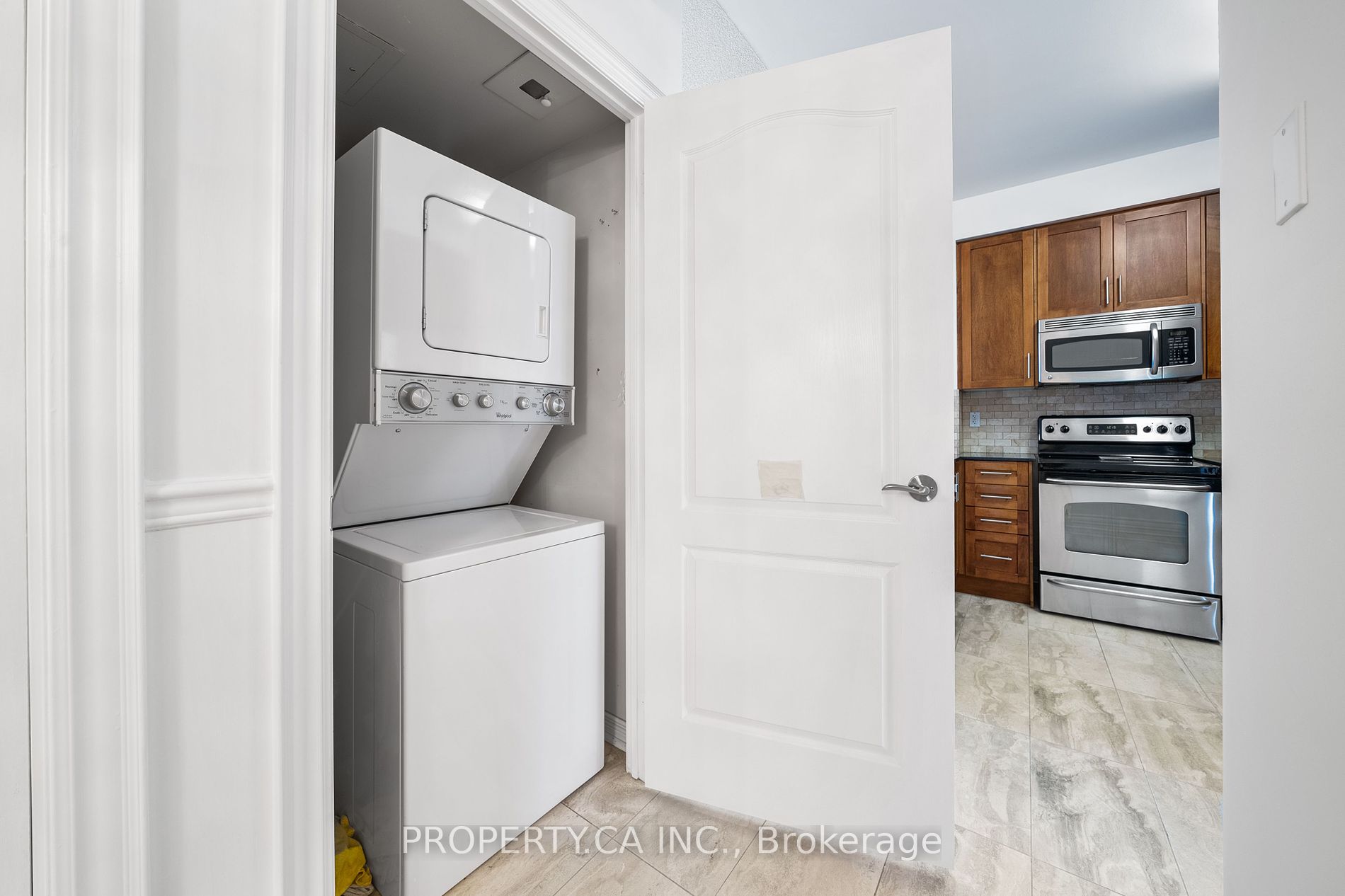 160 Woodbridge Ave, #401