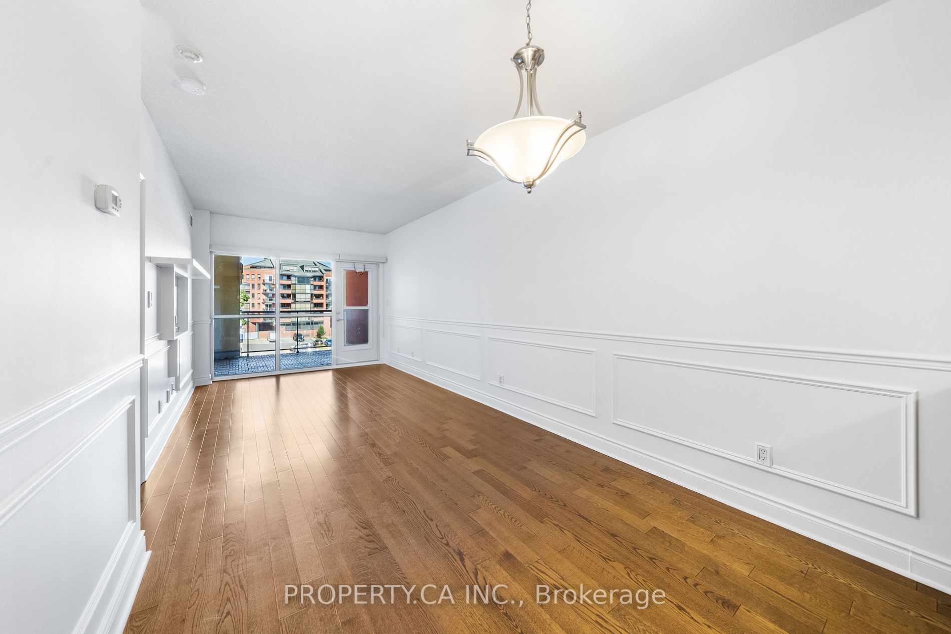 160 Woodbridge Ave, #401