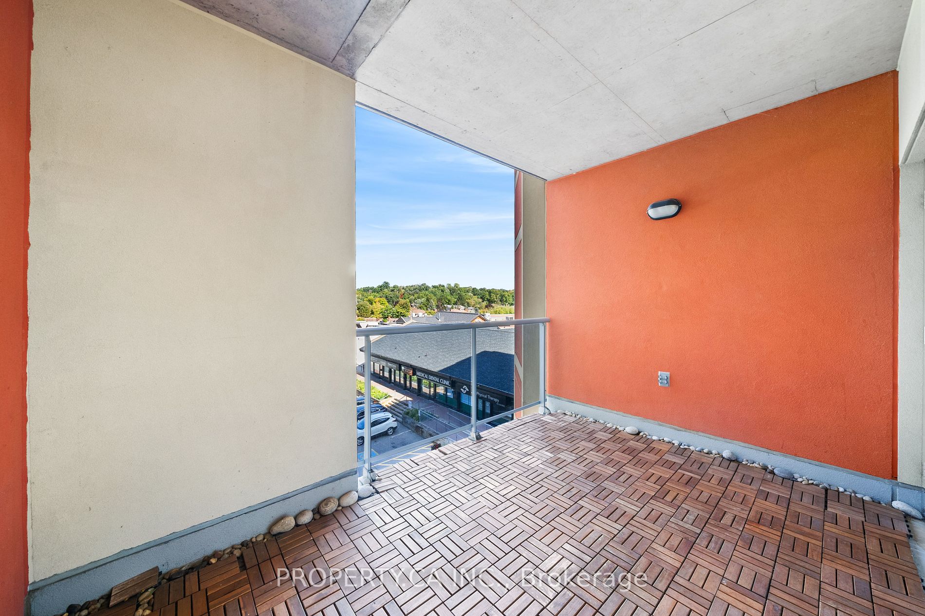 160 Woodbridge Ave, #401