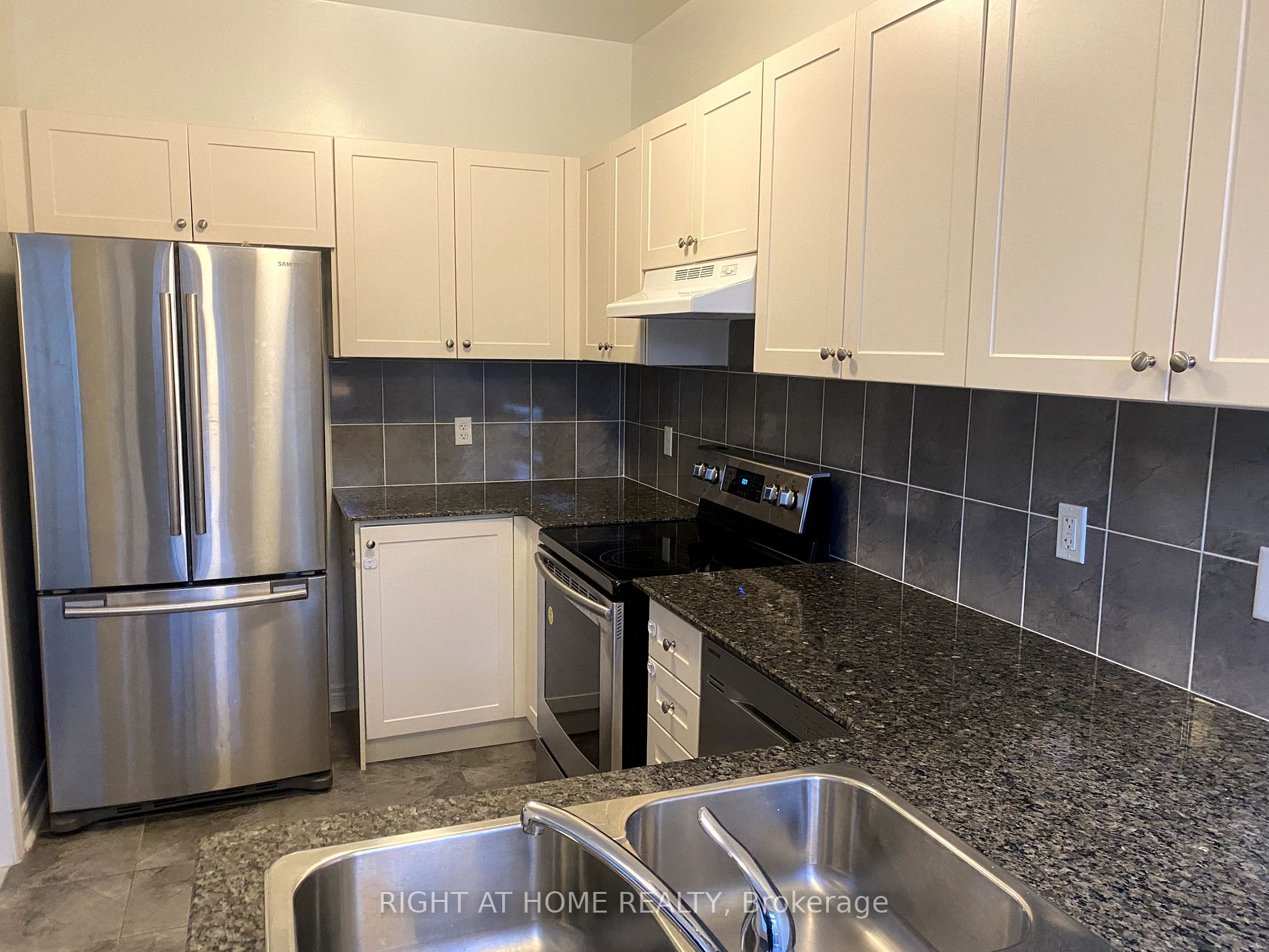 150 Collin Crt