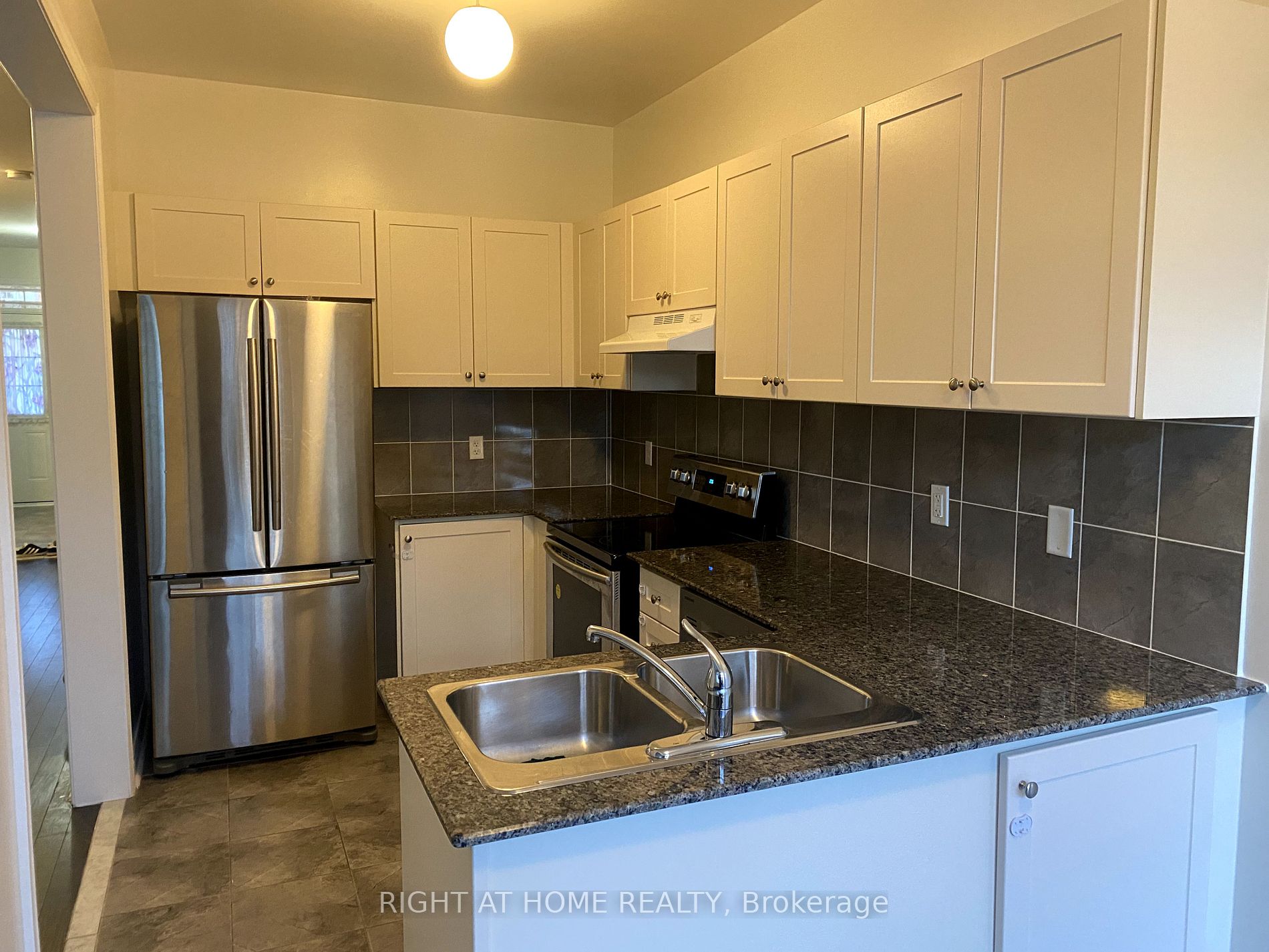 150 Collin Crt
