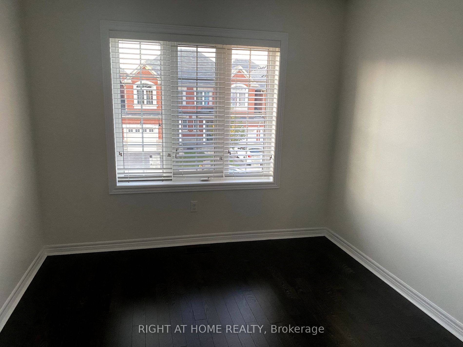 150 Collin Crt