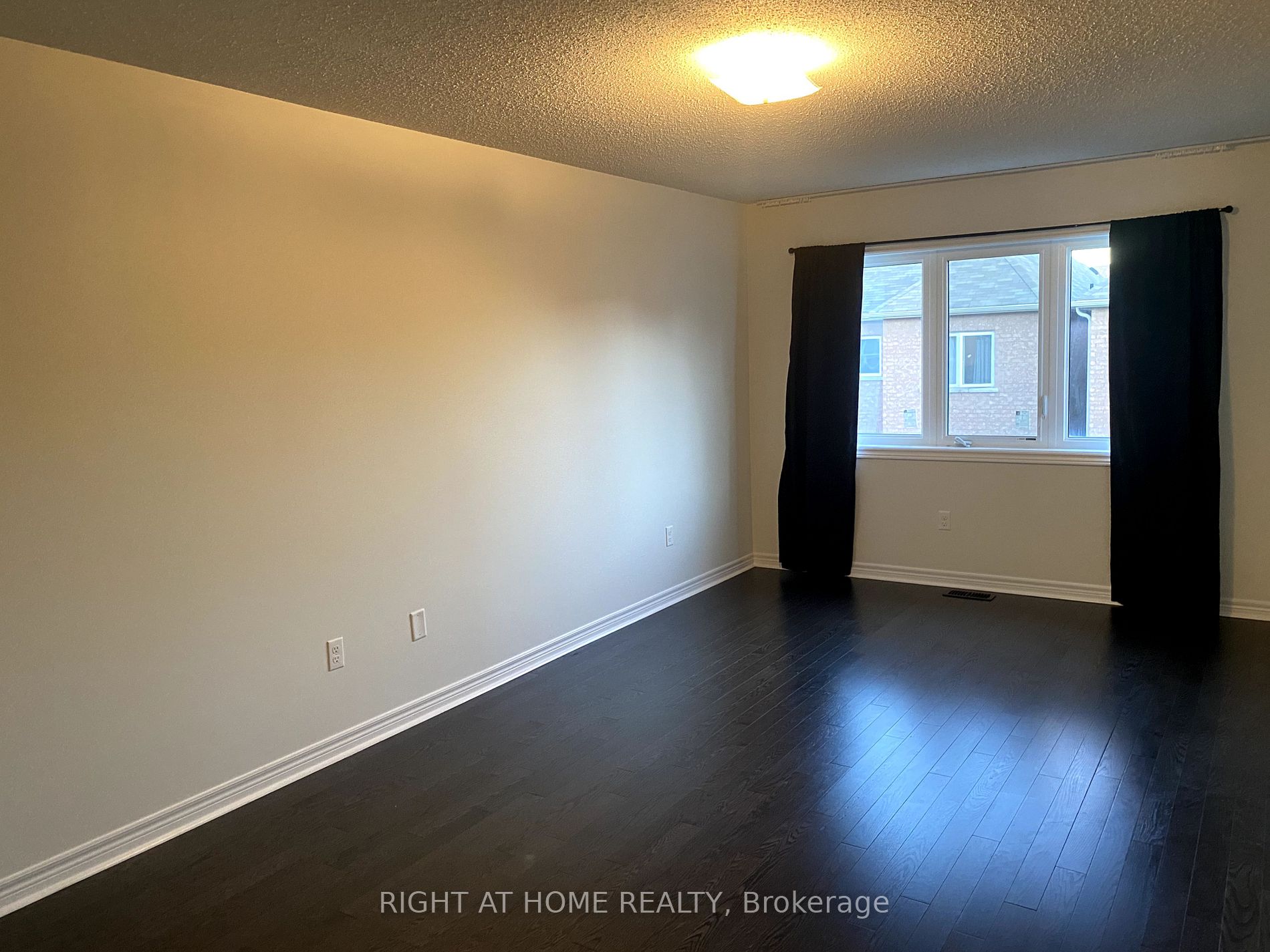 150 Collin Crt