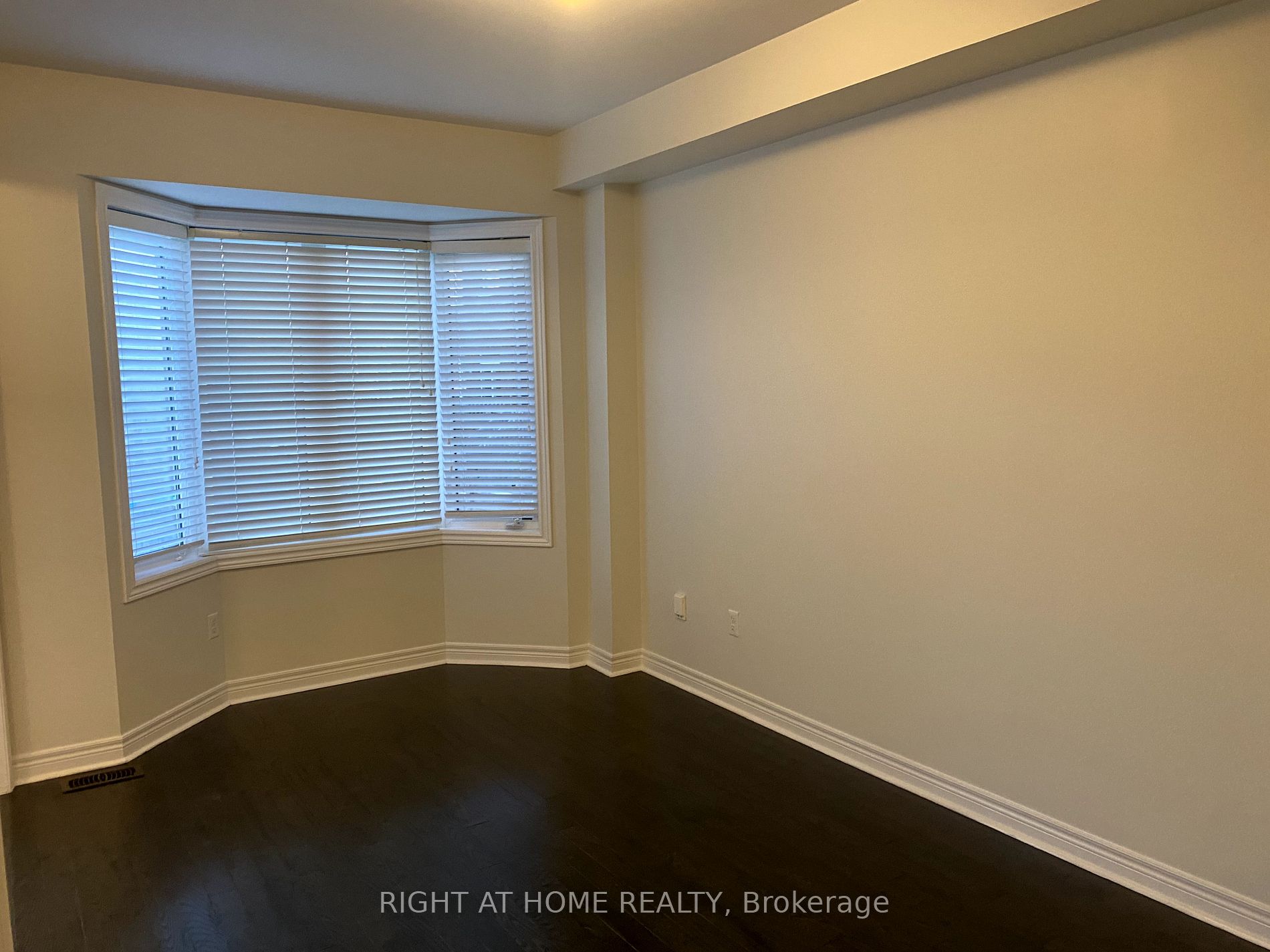 150 Collin Crt