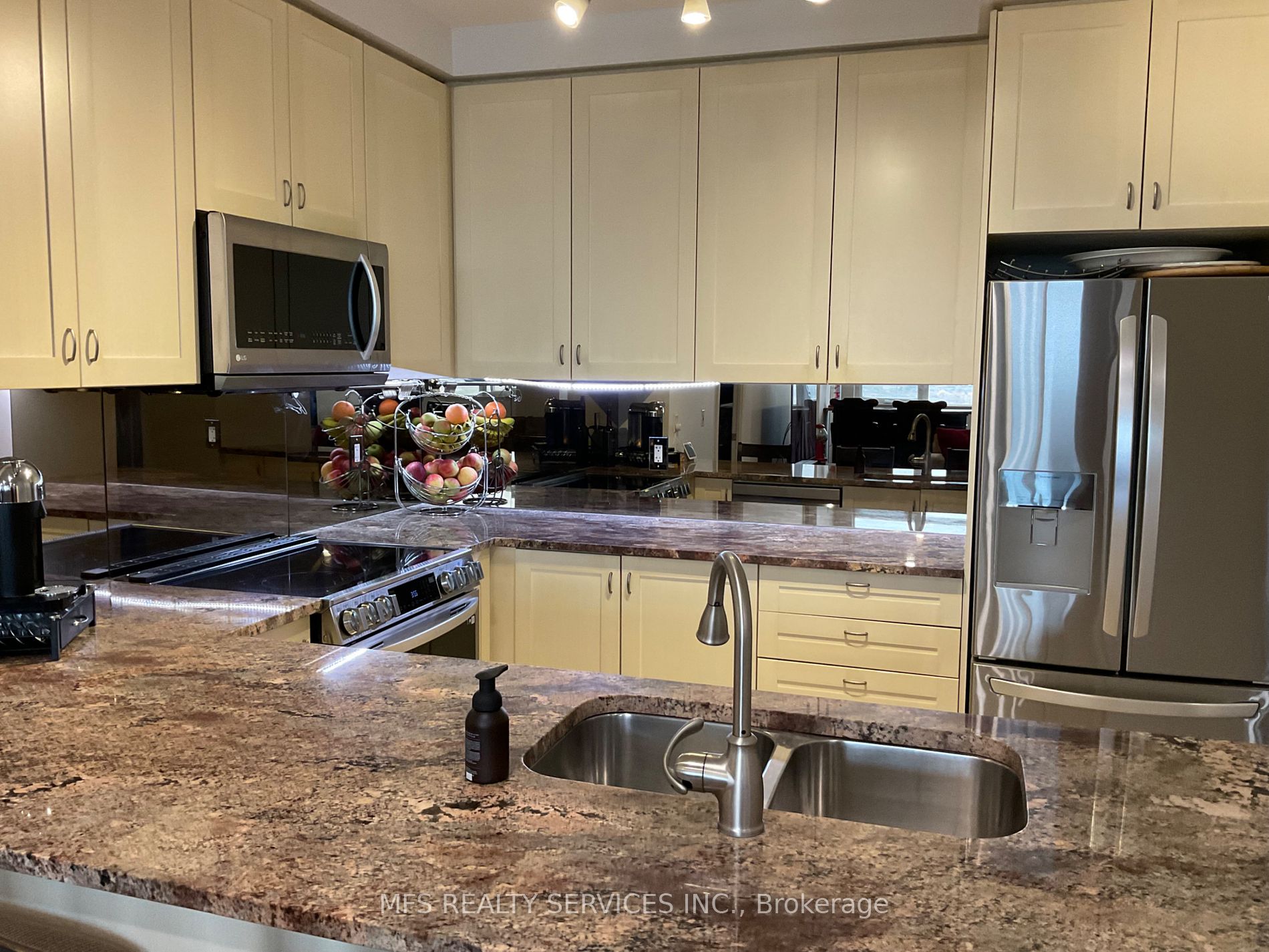 9235 Jane St, #1601