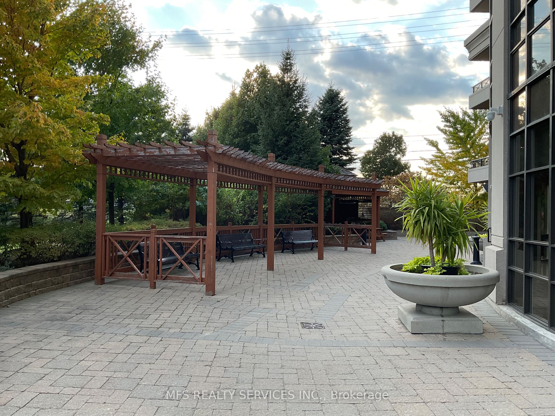9235 Jane St, #1601