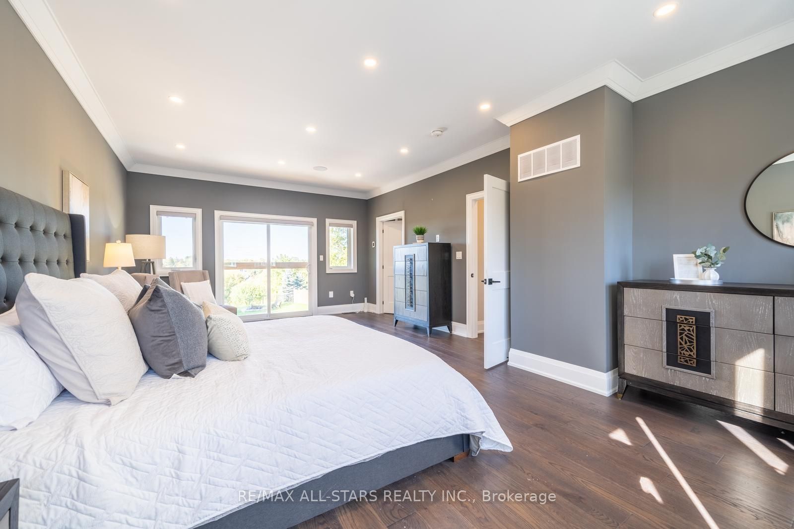 22 Mitchell Ave