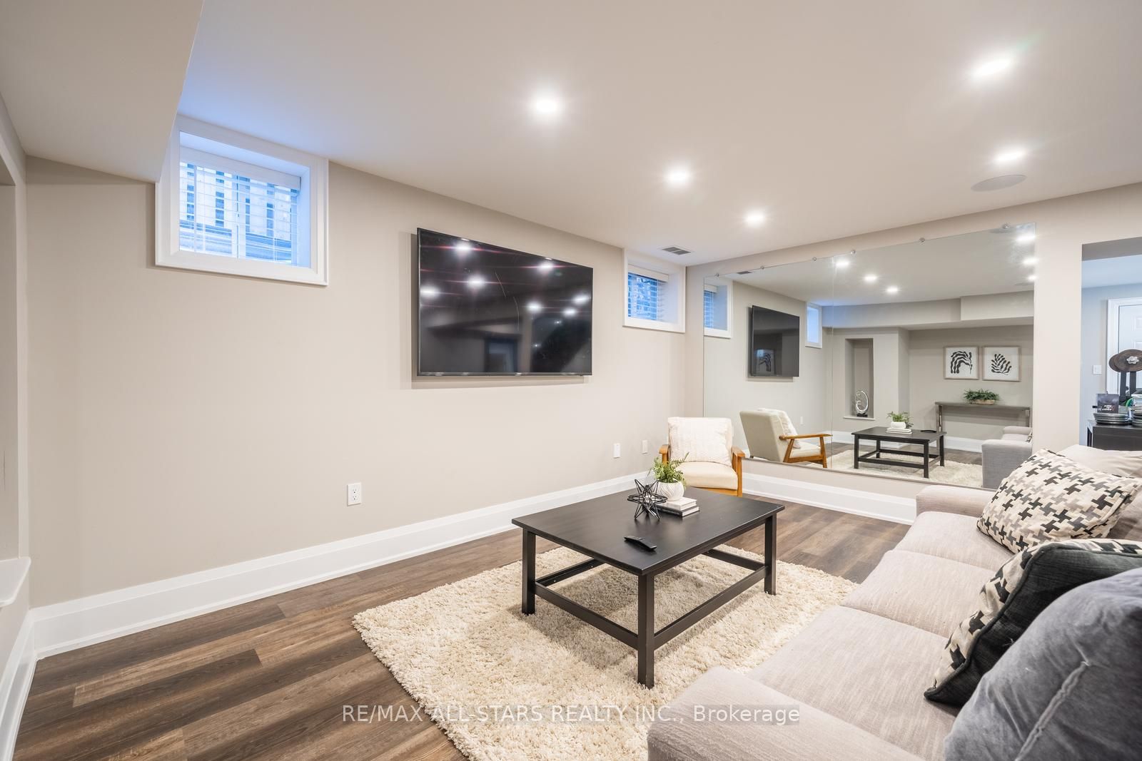 22 Mitchell Ave