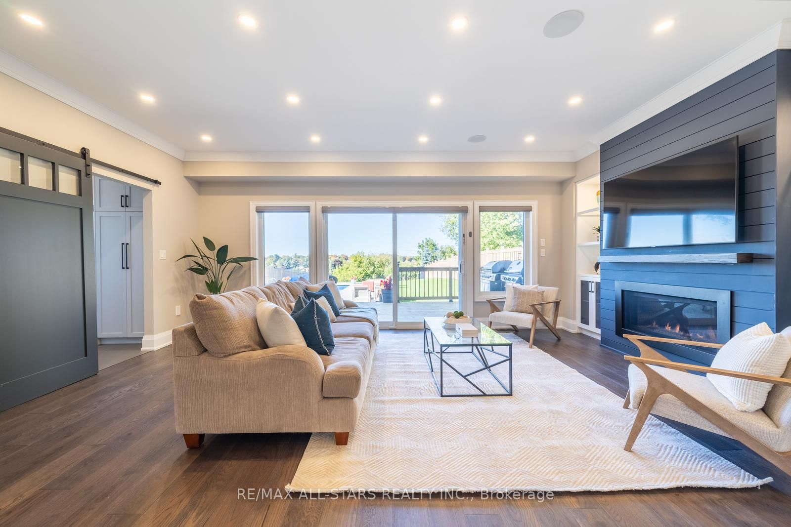 22 Mitchell Ave