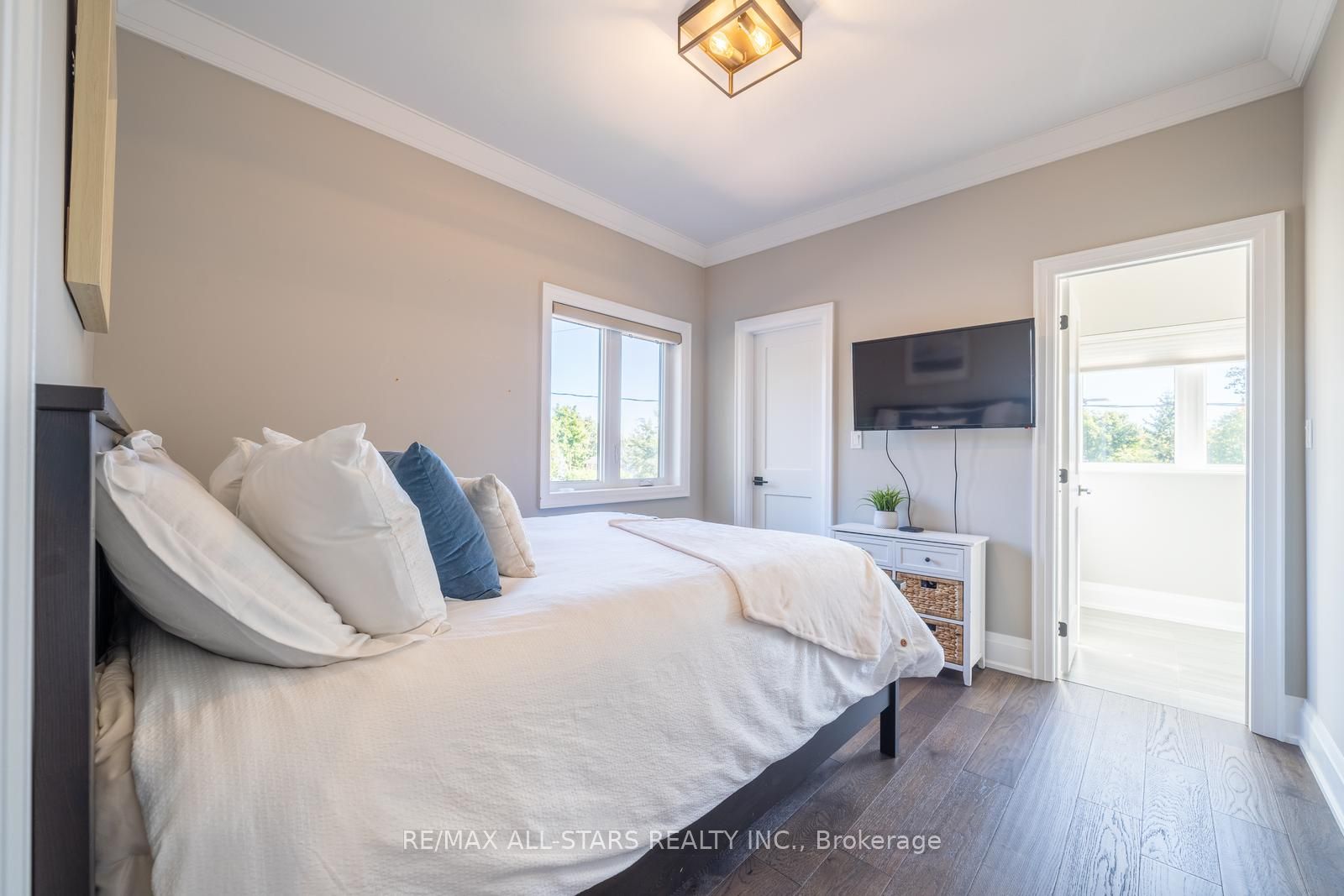 22 Mitchell Ave