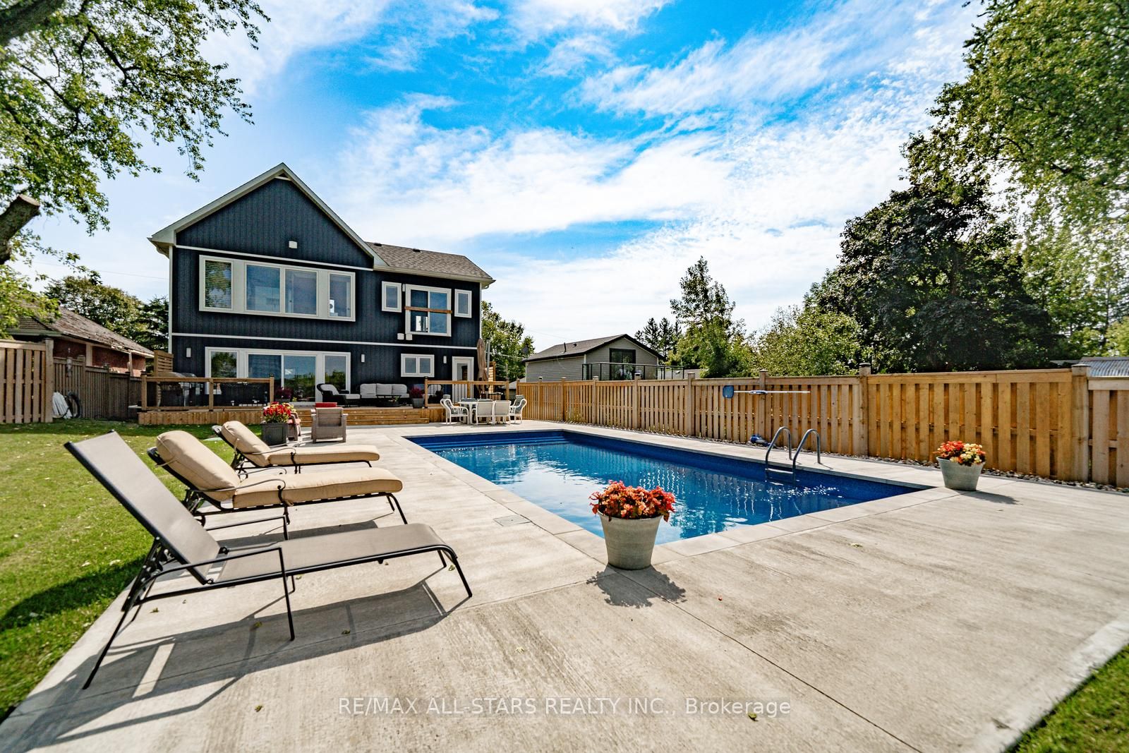 22 Mitchell Ave