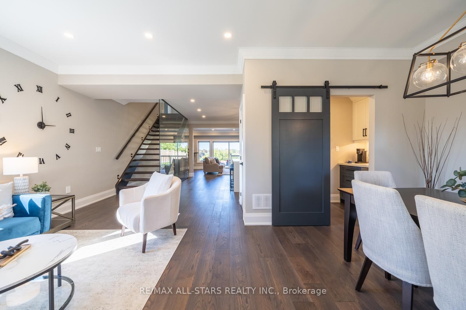 22 Mitchell Ave