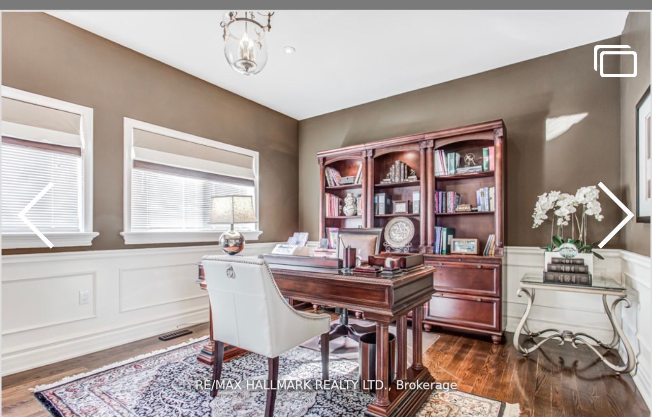 384 Kennedy St W