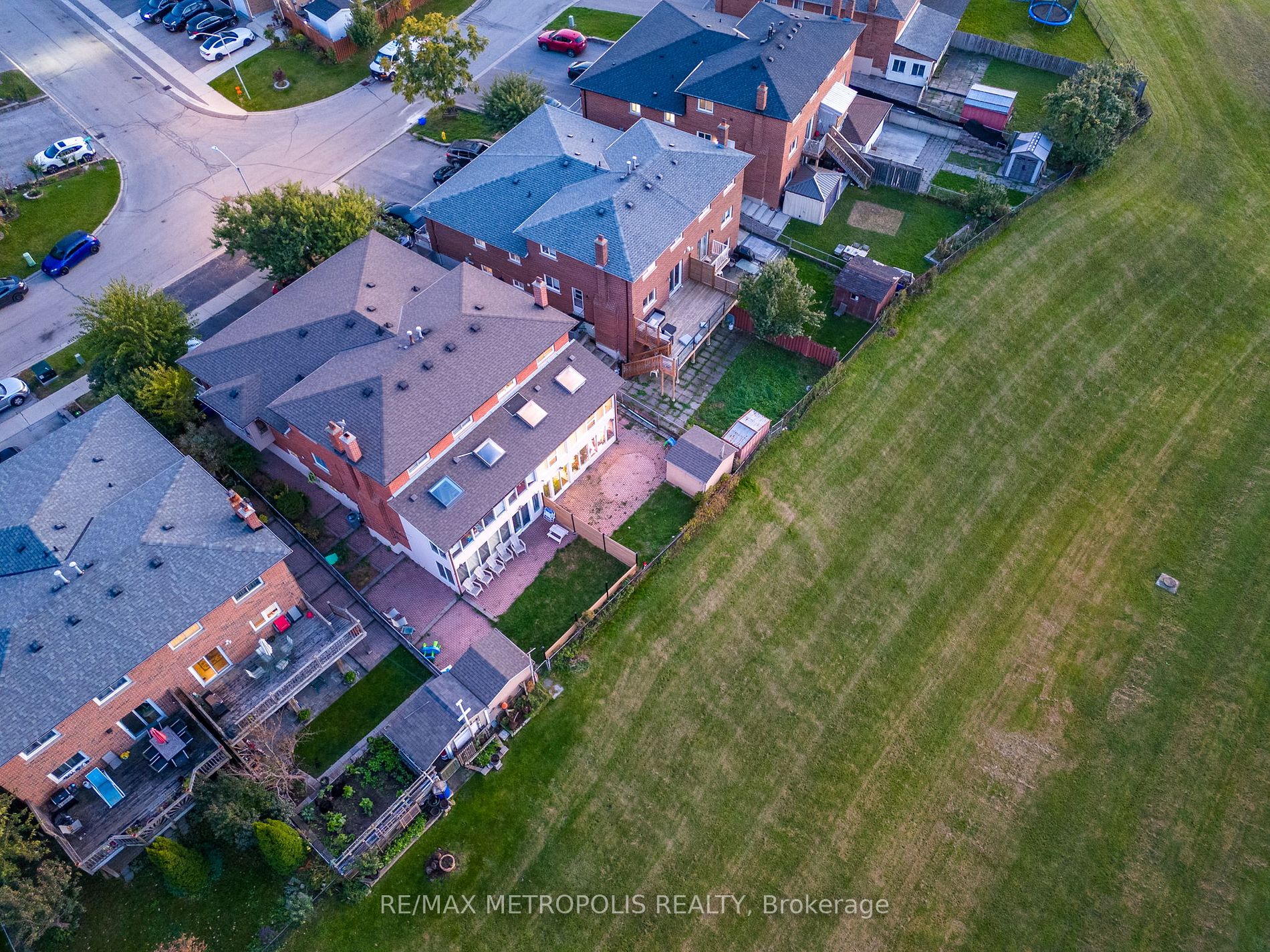 119 Albany Dr