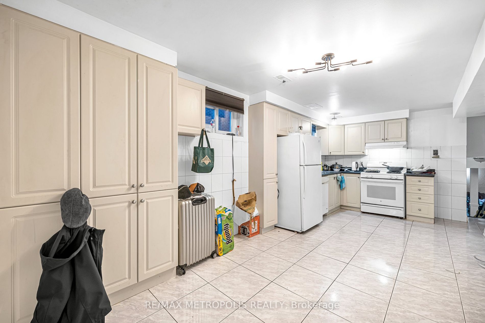 119 Albany Dr