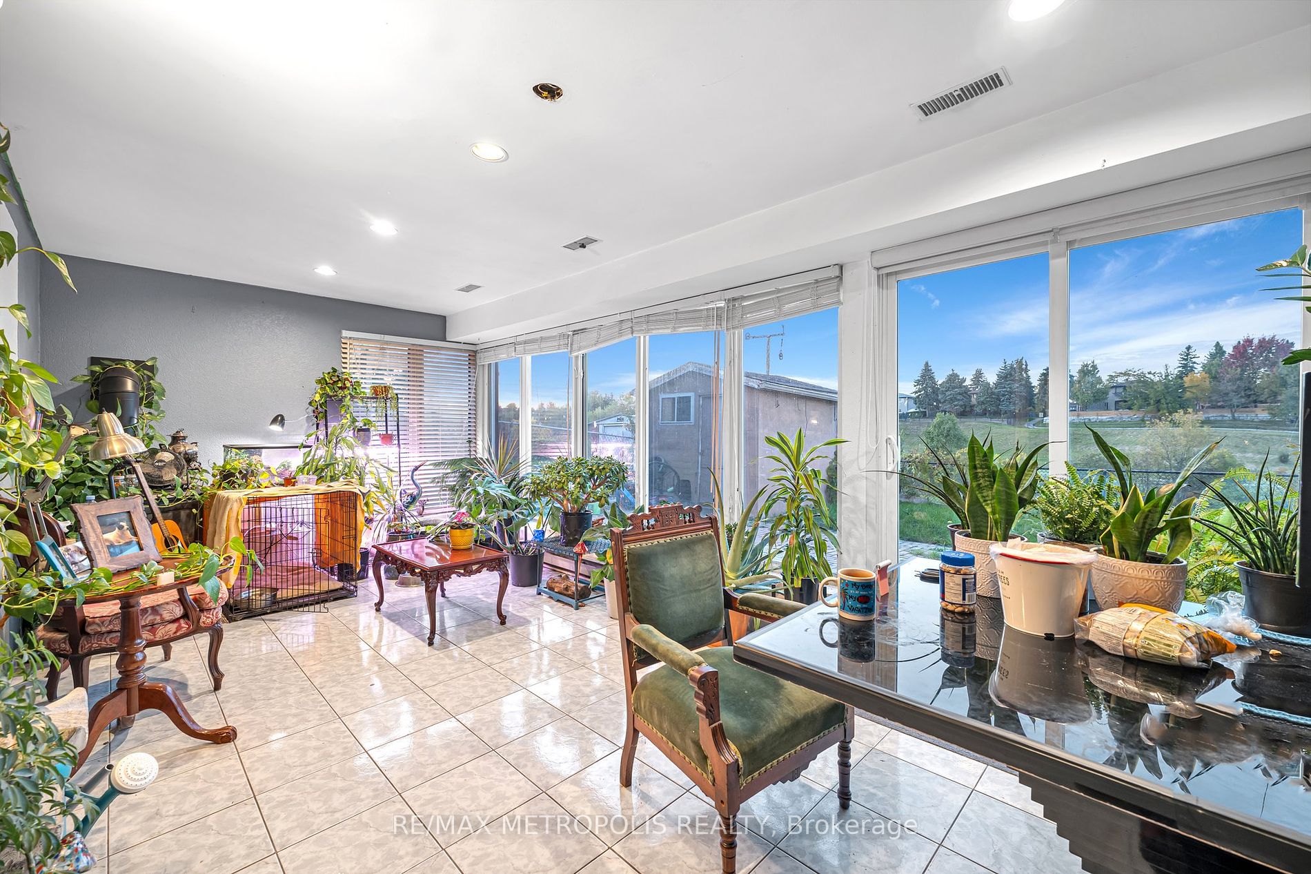 119 Albany Dr
