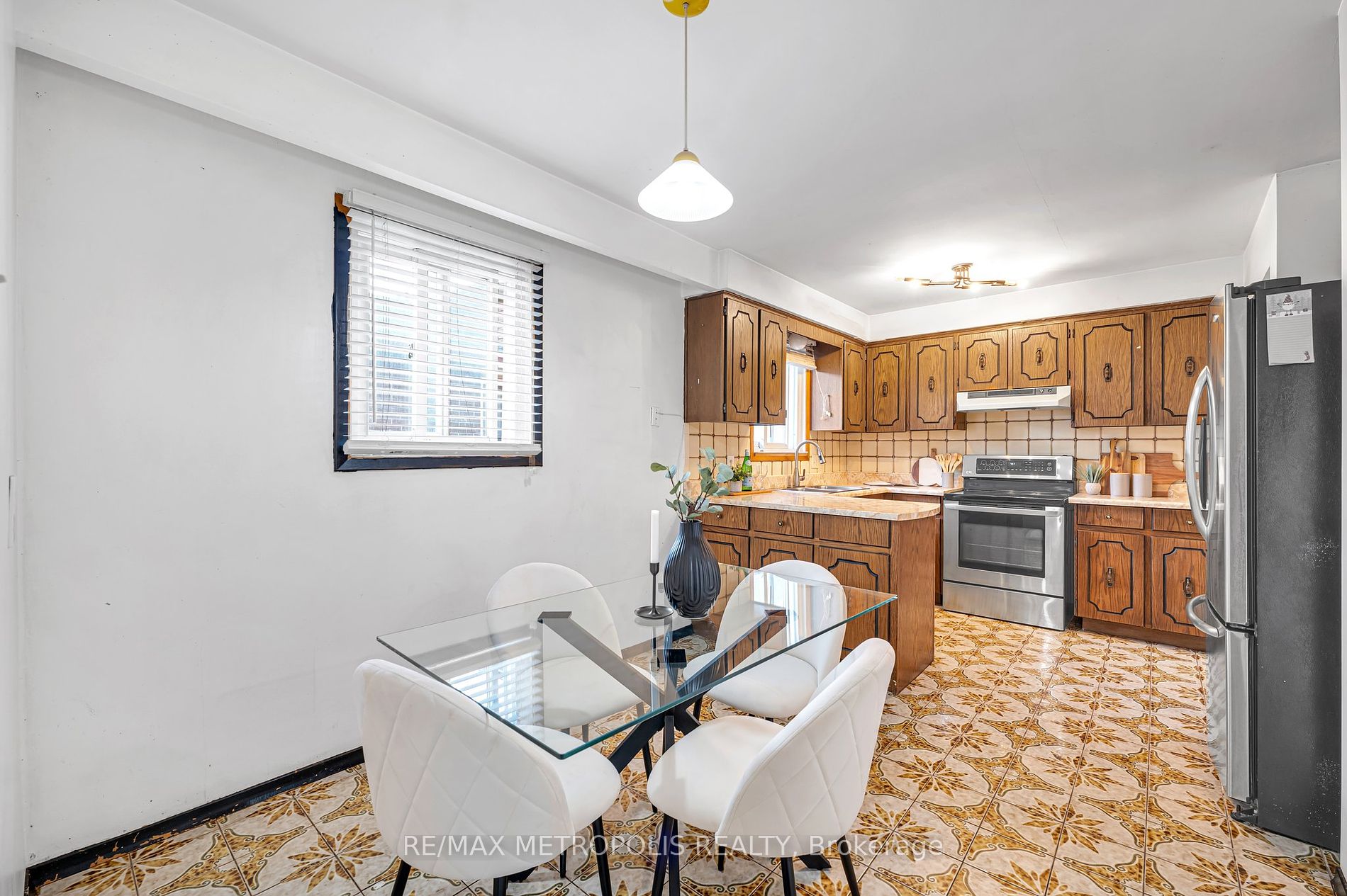 119 Albany Dr