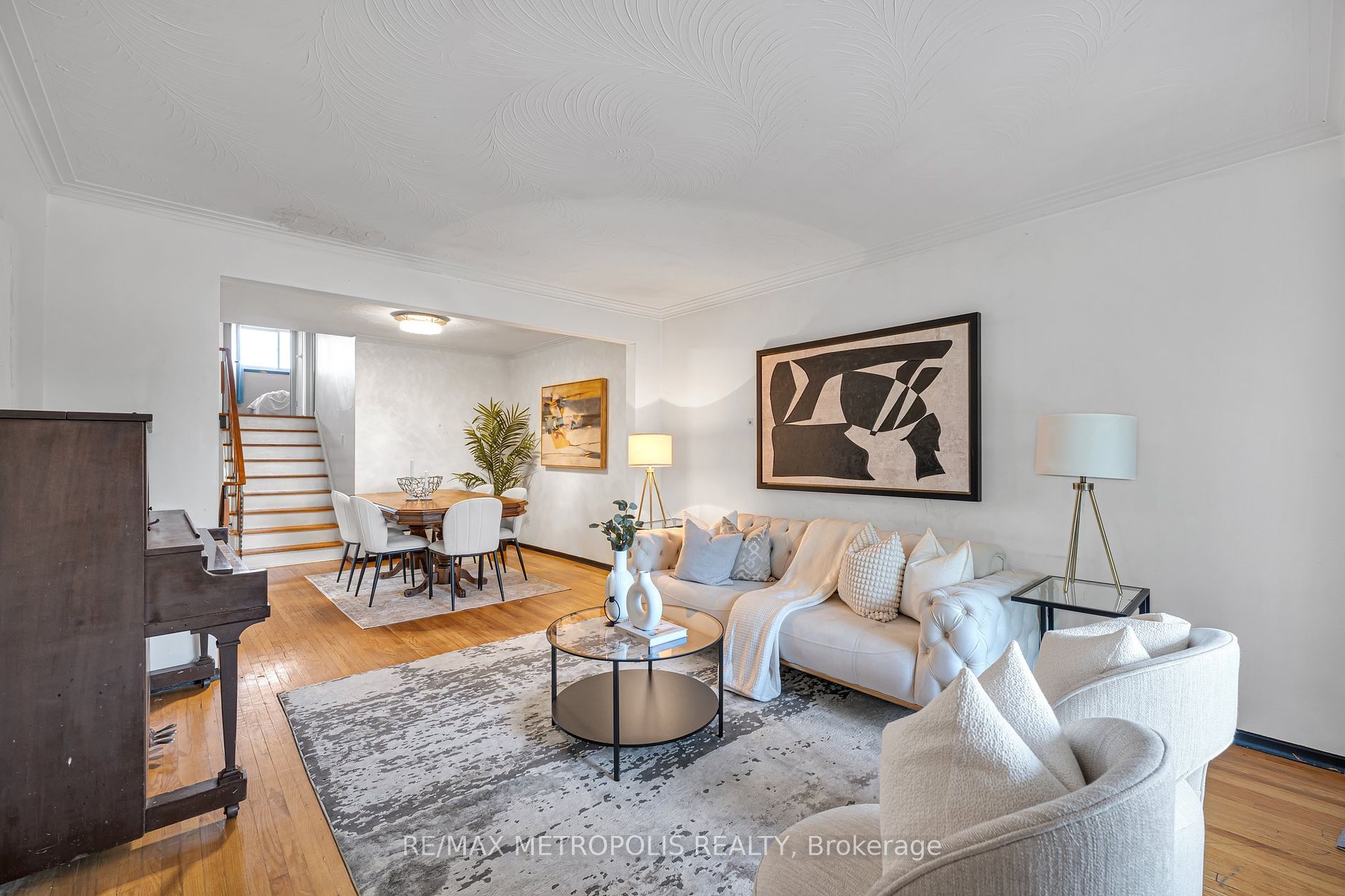 119 Albany Dr