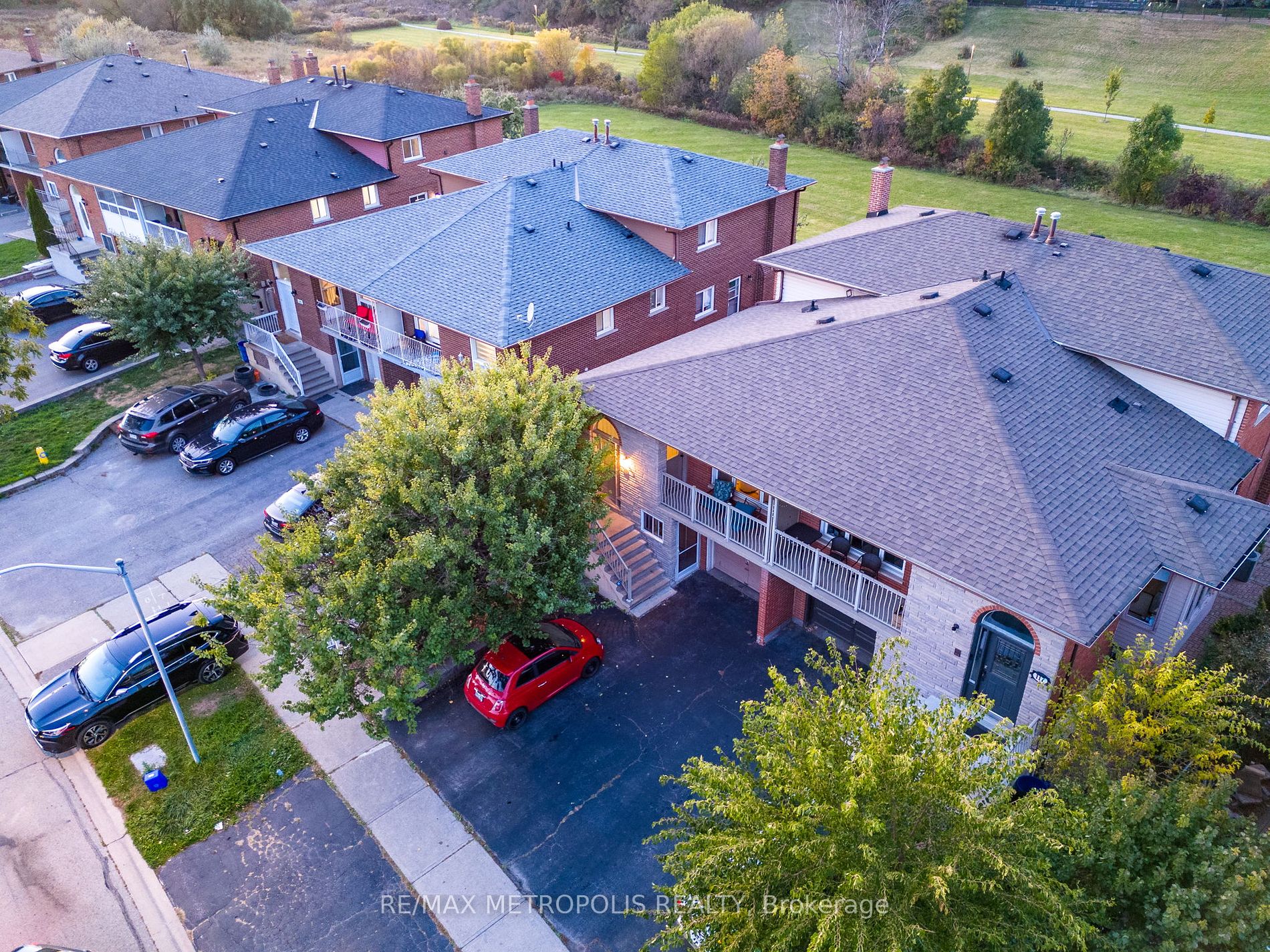 119 Albany Dr
