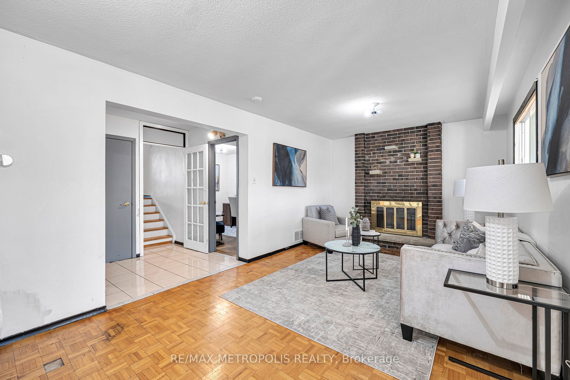 119 Albany Dr