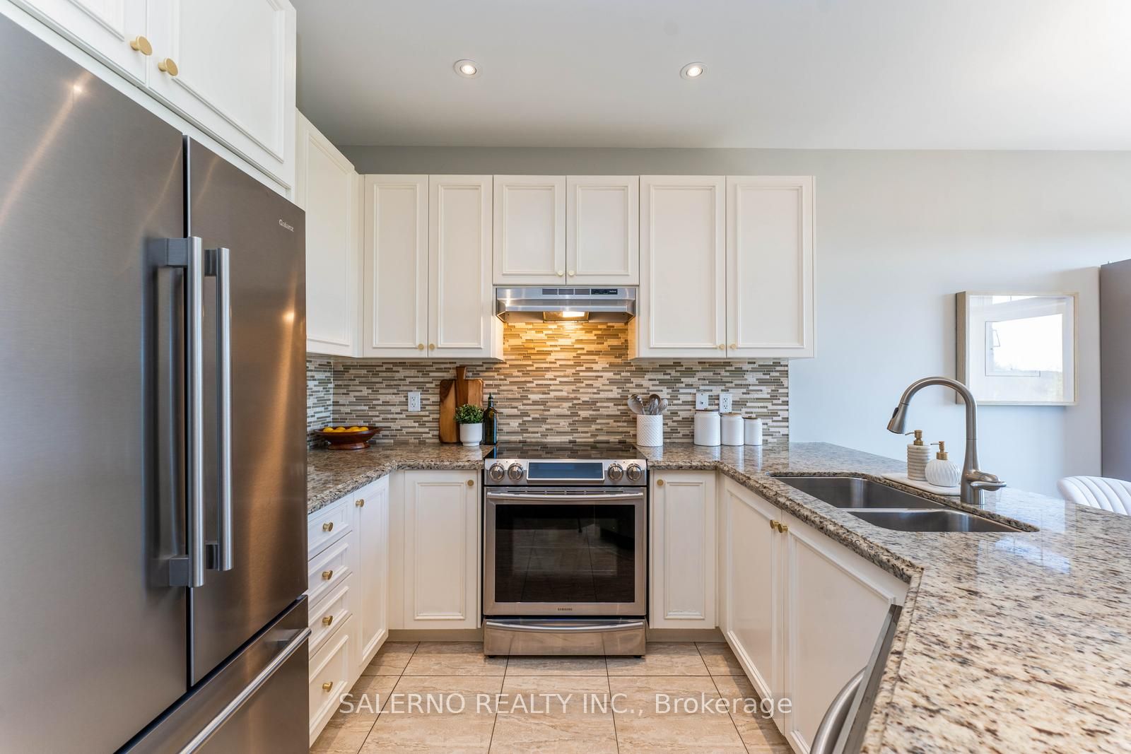 65 Hopewell St
