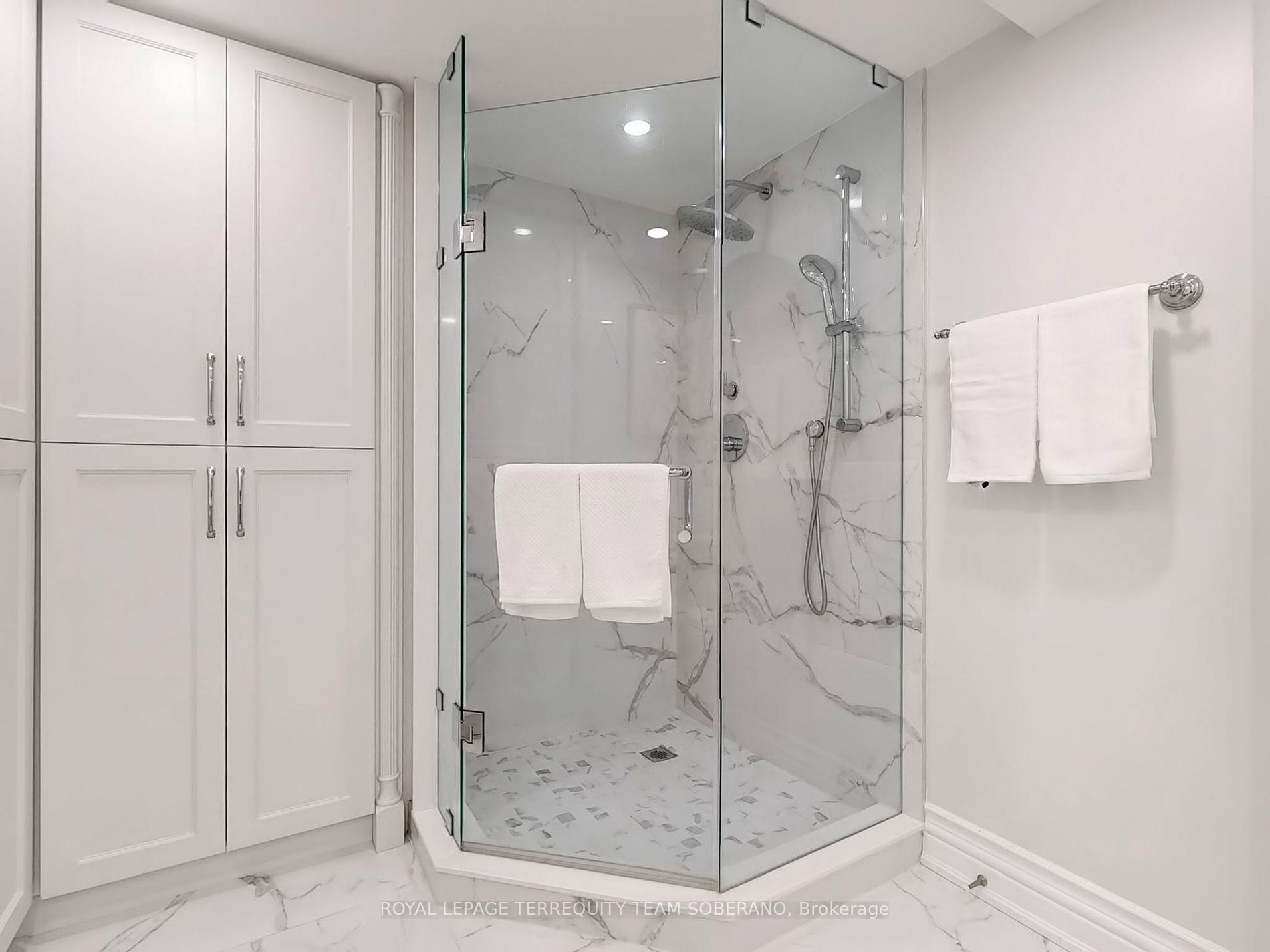 7 Townsgate Dr, #312