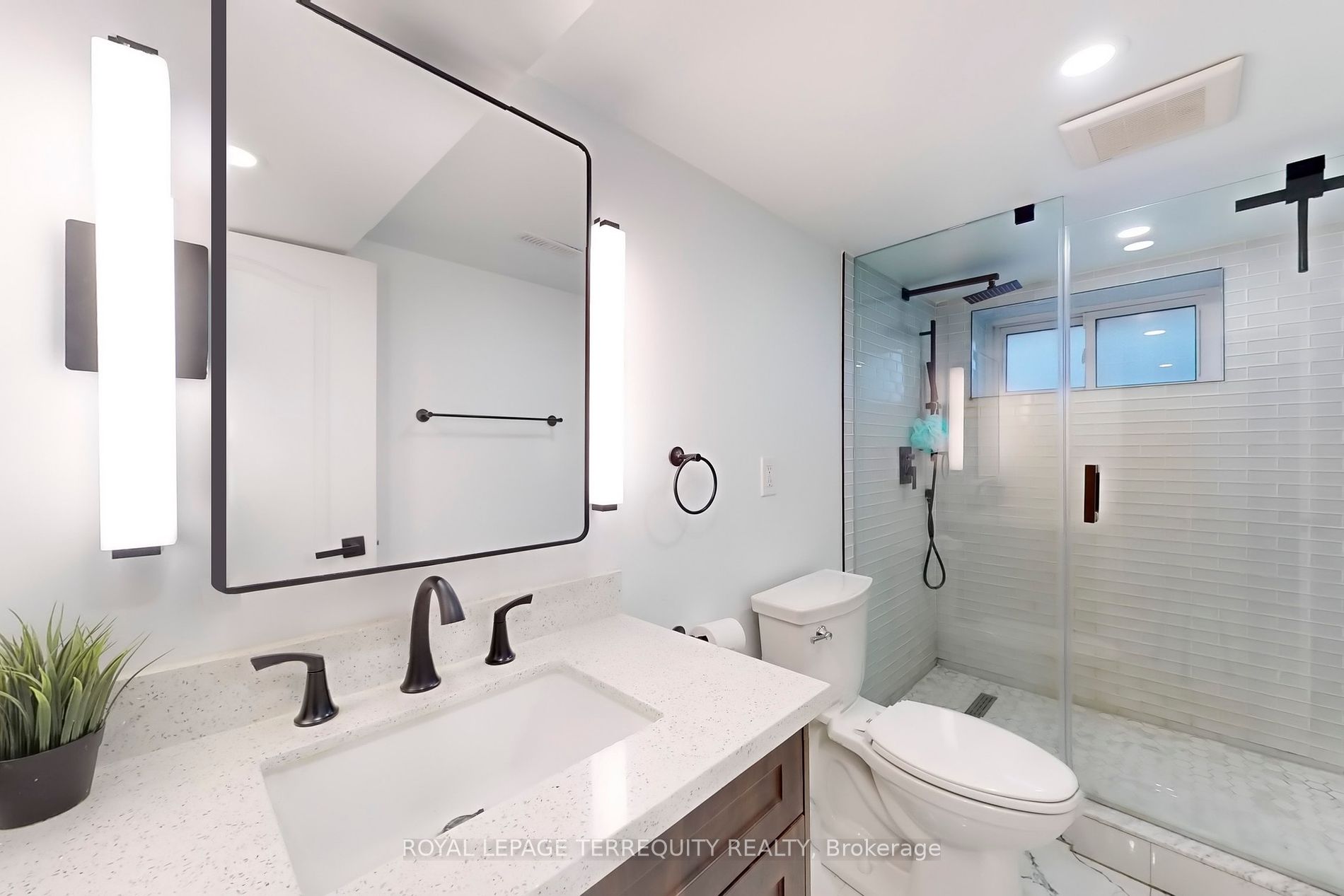 36 Elmvale Blvd
