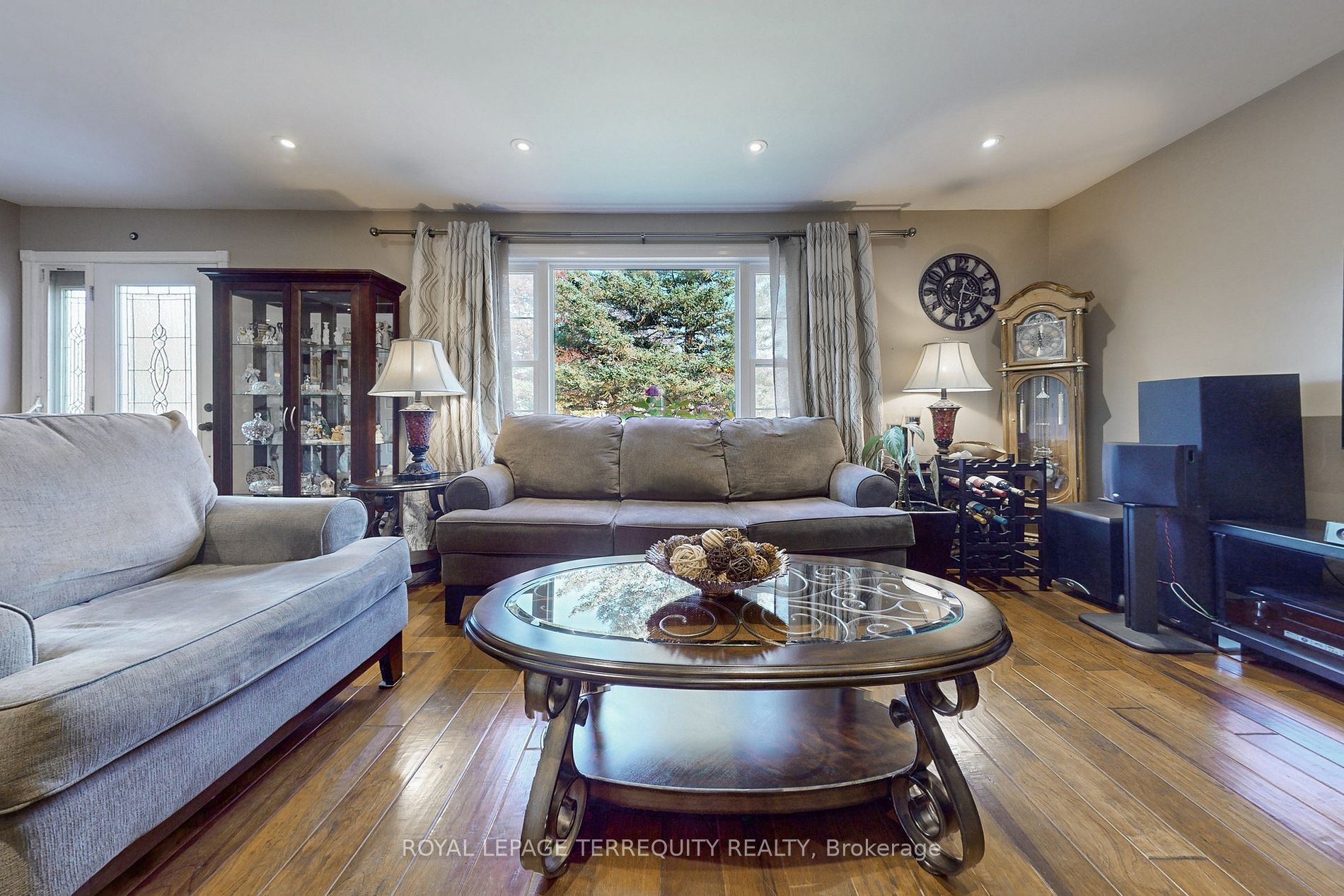 36 Elmvale Blvd