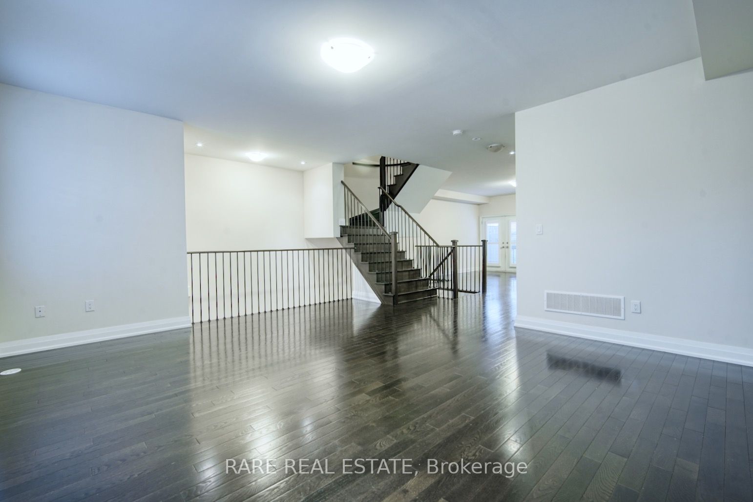 25 Plowman Lane