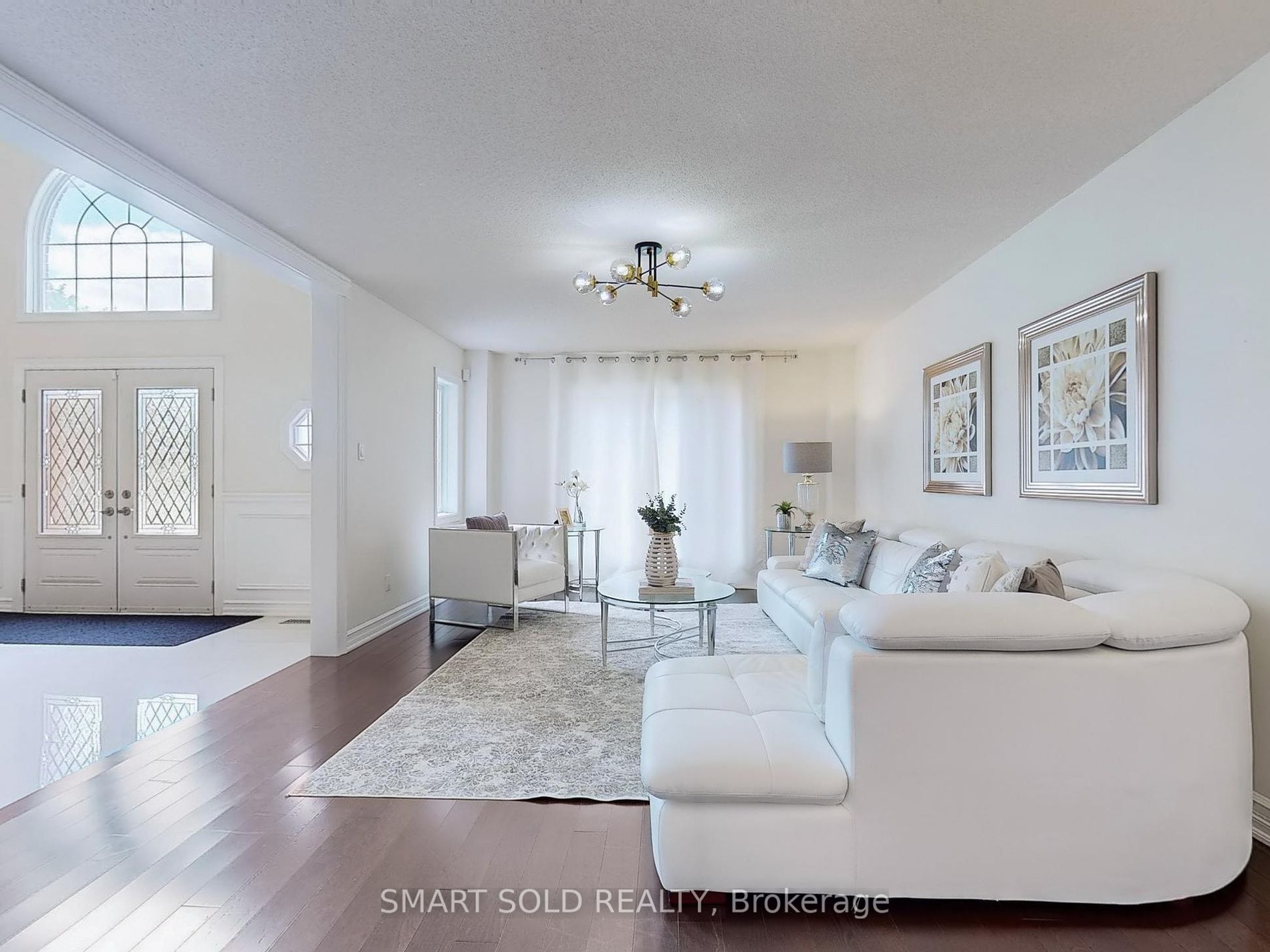 805 Lockwood Circ