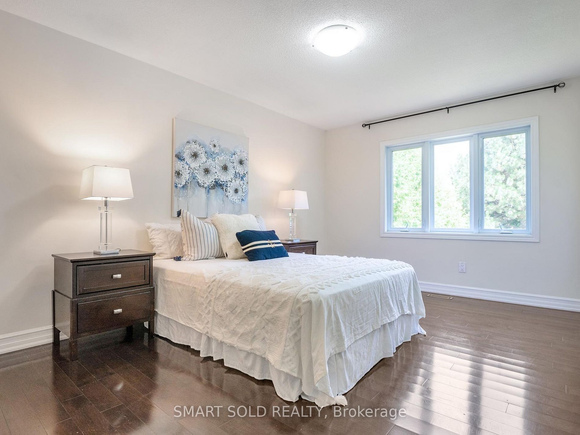 805 Lockwood Circ