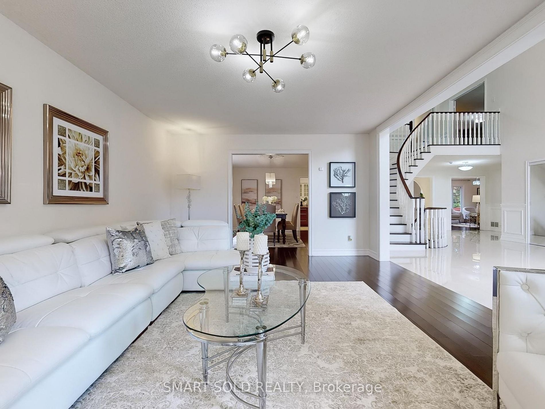 805 Lockwood Circ