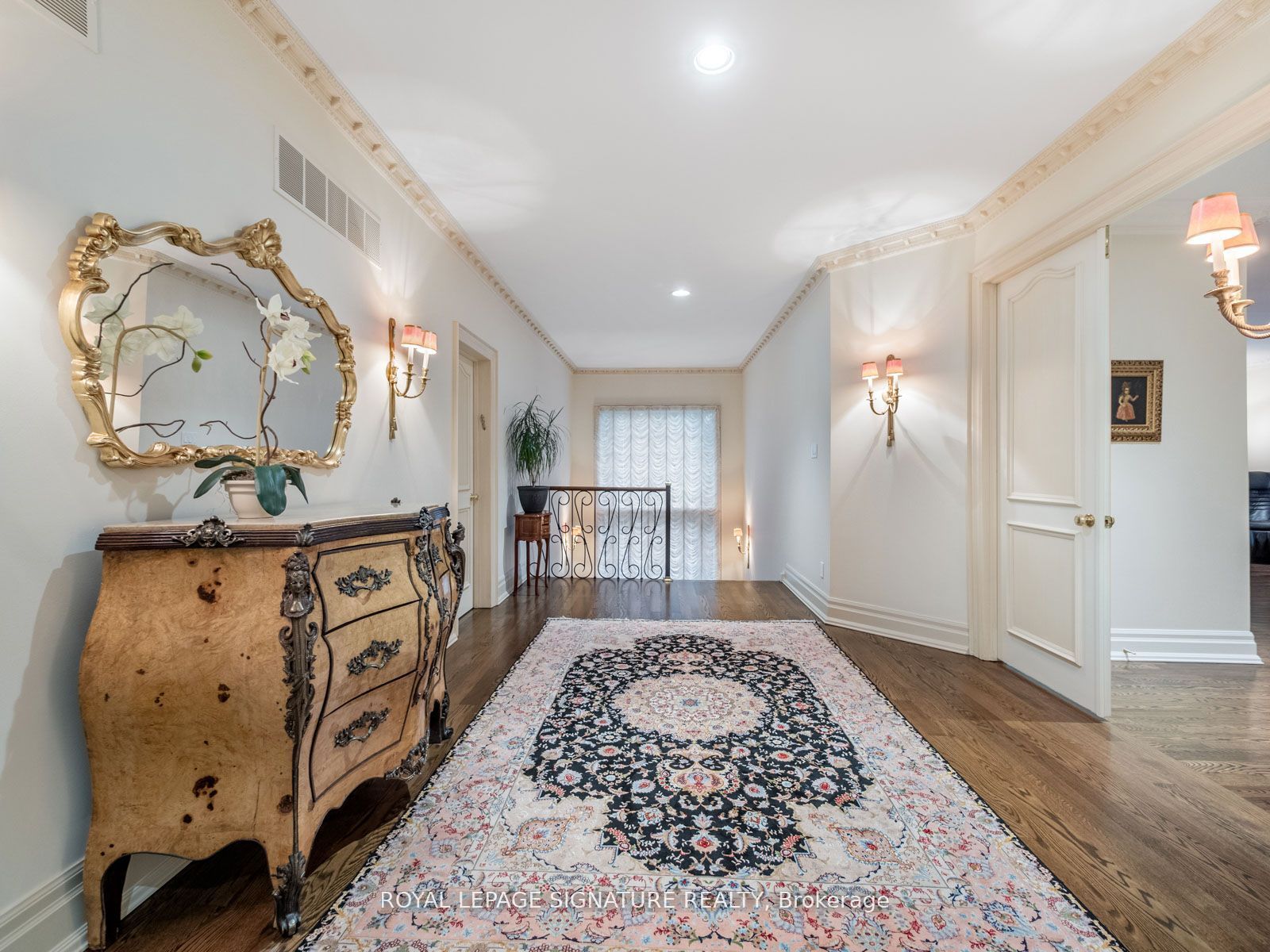 51 Renaissance Crt
