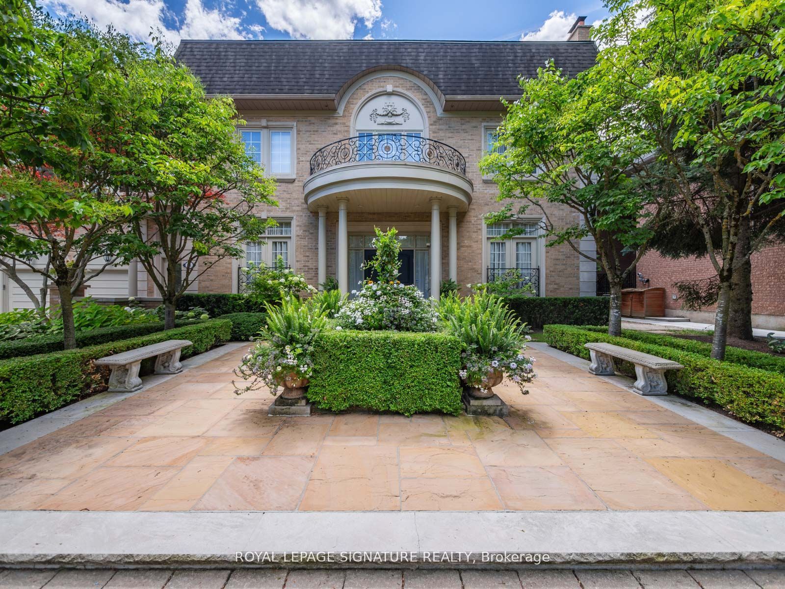 51 Renaissance Crt