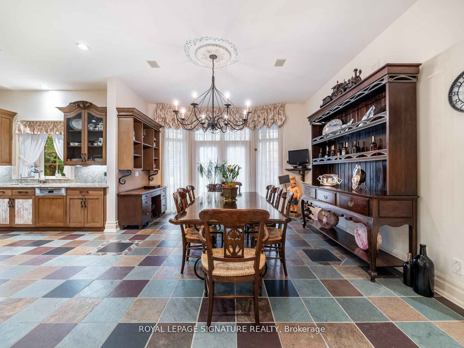 51 Renaissance Crt