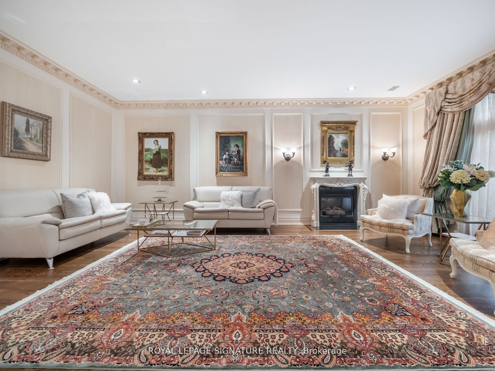 51 Renaissance Crt
